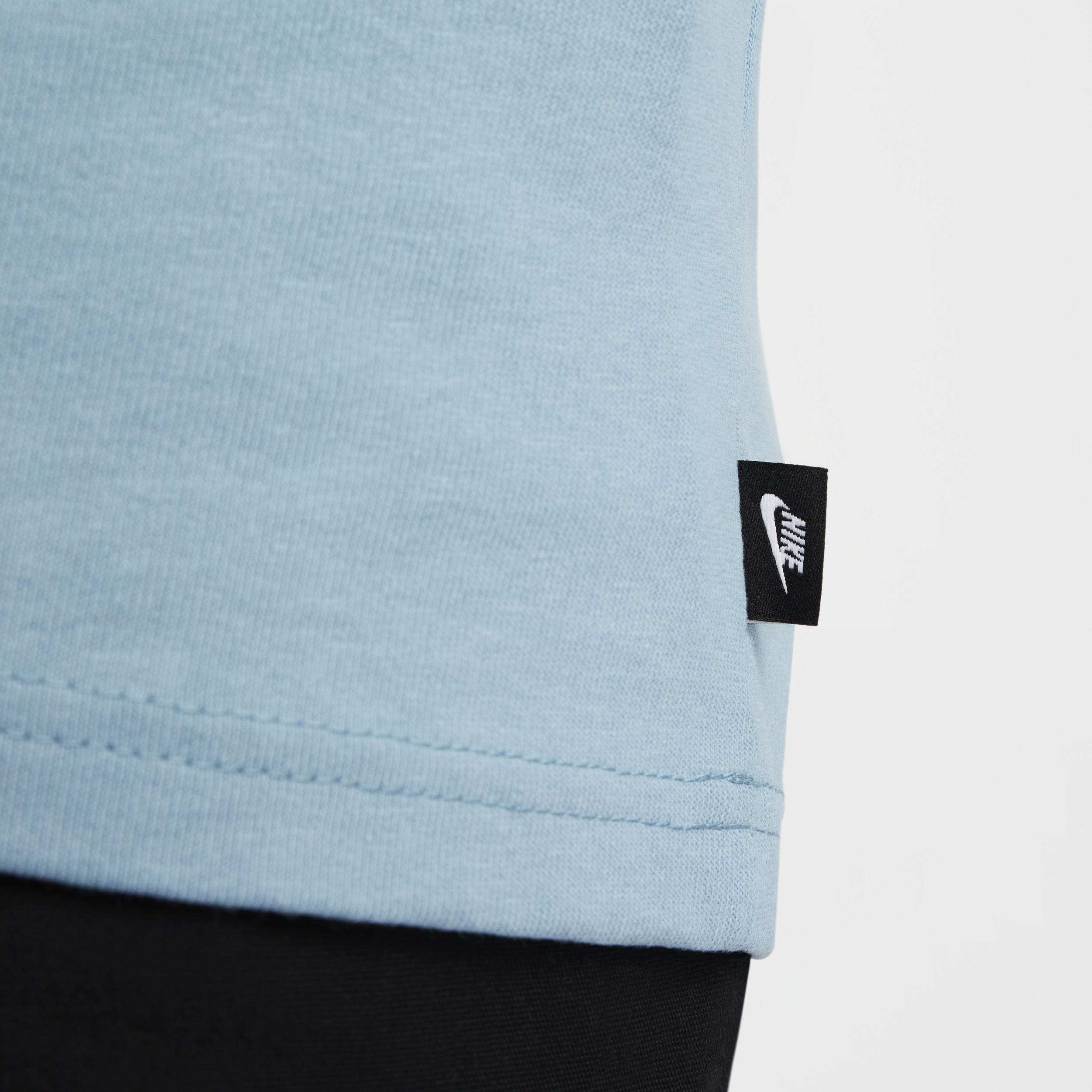 Nike Sportswear Premium Essentials Men's Long-Sleeve Pocket T-Shirt Product Image
