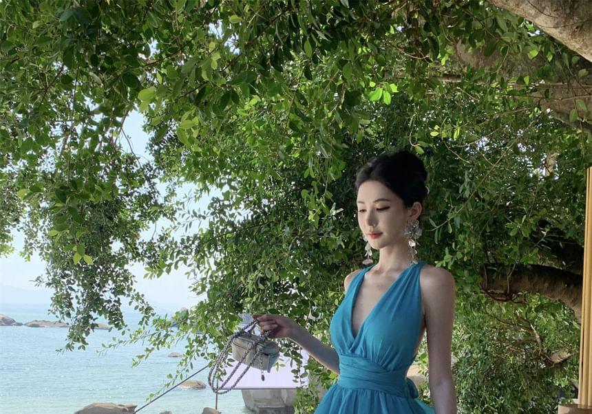 V-Neck Sleeveless Plain A-Line Tiered Maxi Dress Product Image