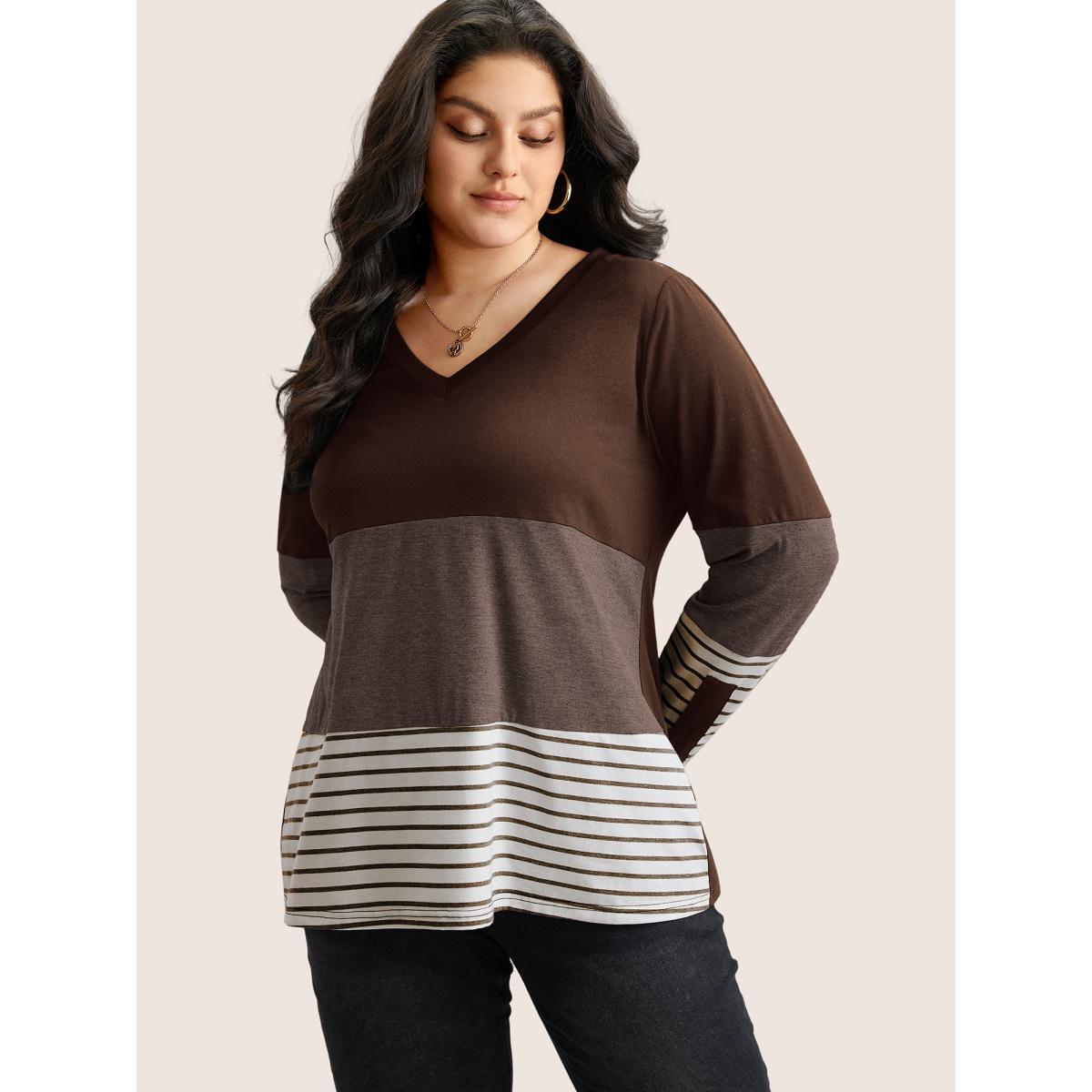 Plus Size Colorblock Contrast Striped V Neck T-shirt DarkGreen Women Casual Contrast Striped V-neck Everyday T-shirts BloomChic 18-20/2X Product Image