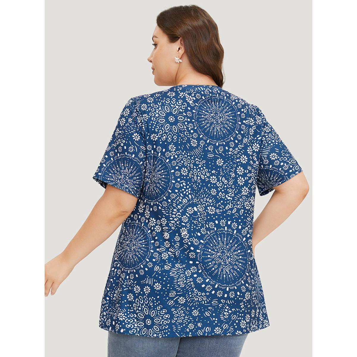 Plus Size Bandana Print V Neck Moderately Stretchy T-shirt Blue Women Elegant Bohemian Print V-neck Dailywear T-shirts BloomChic 26/4X Product Image