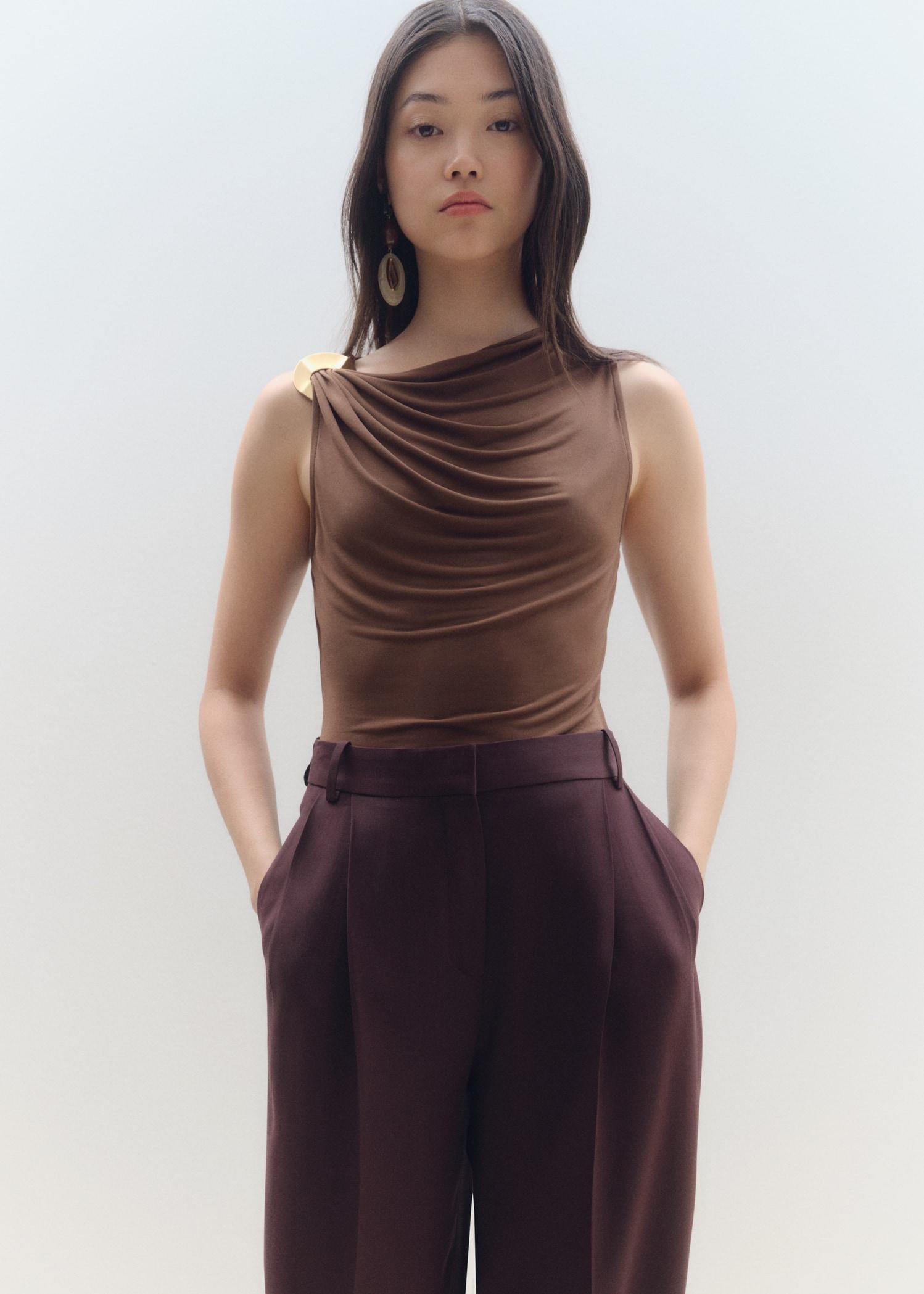 Fitted top with metallic detail - Women | MANGO USA Product Image