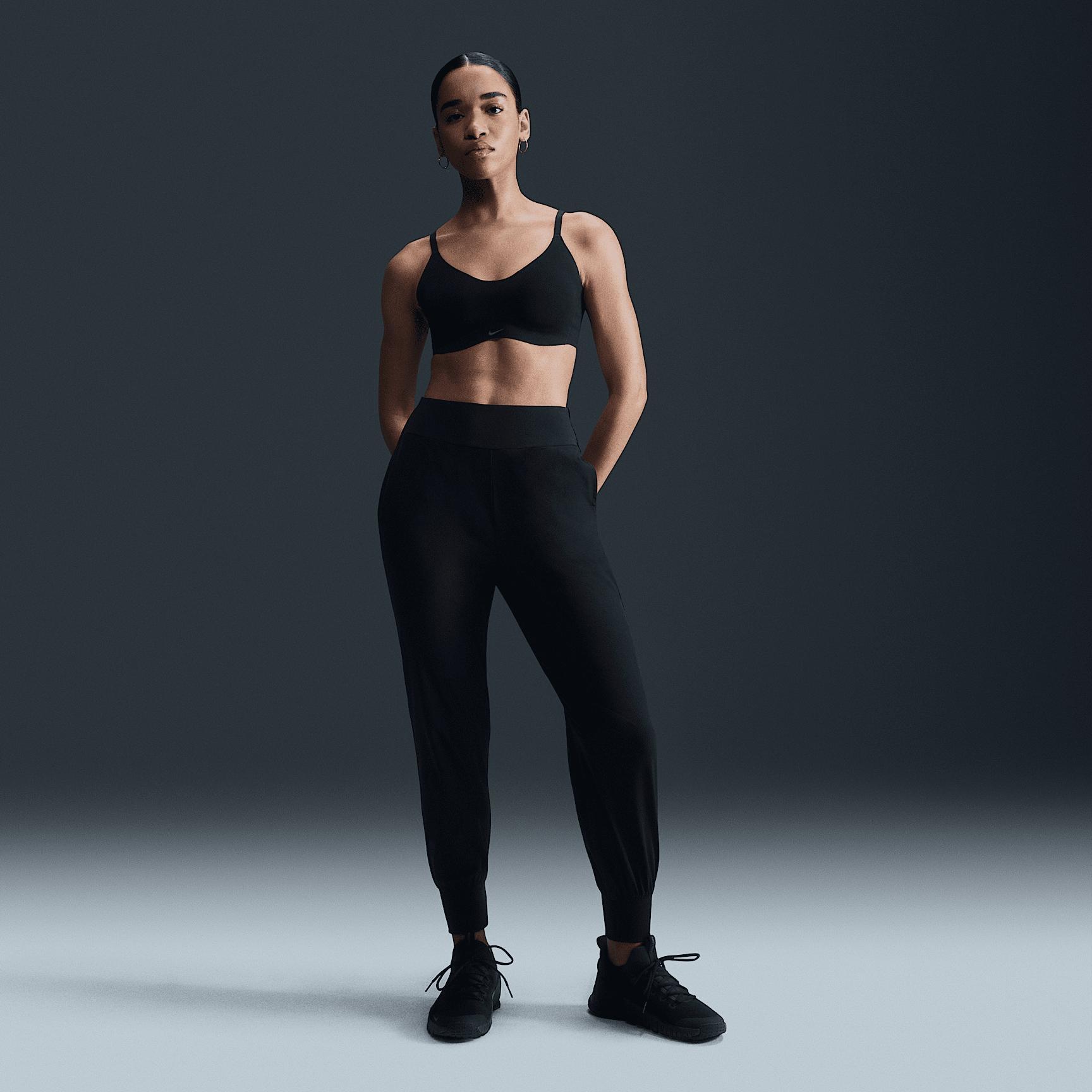 Nike Women's Alate Minimalist Light-Support Padded Convertible Sports Bra Product Image