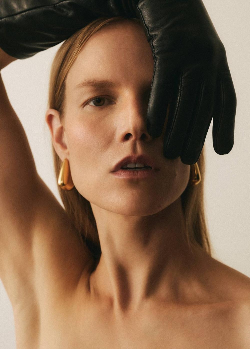 Cashmere-Lined Medium Leather Glove Product Image