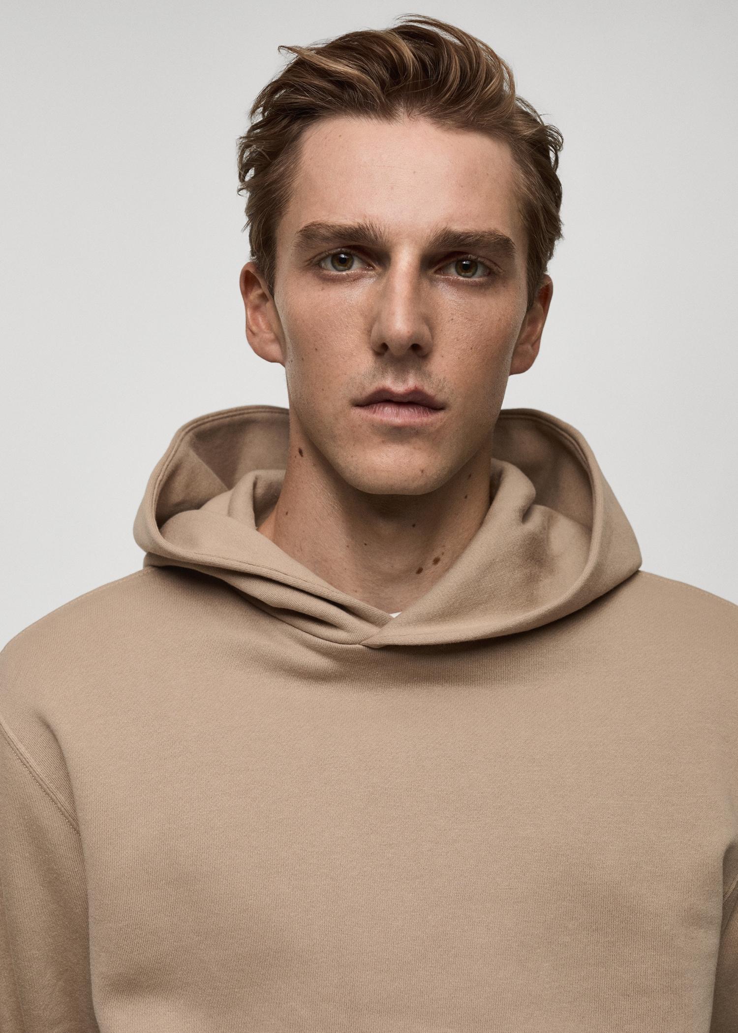 Cotton kangaroo-hooded sweatshirt - Men | MANGO USA Product Image