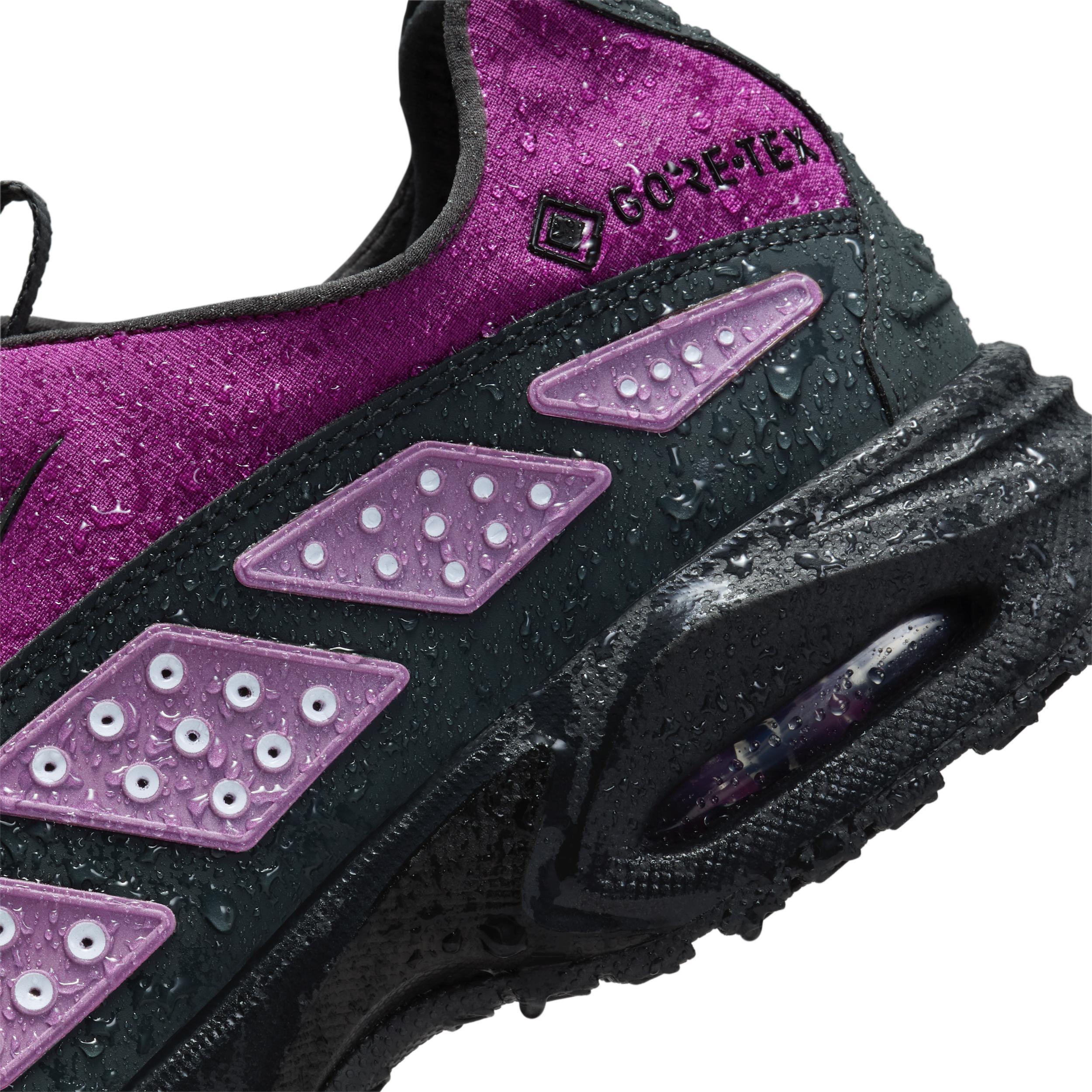 Nike Women's Air Max SNDR GTX Shoes Product Image