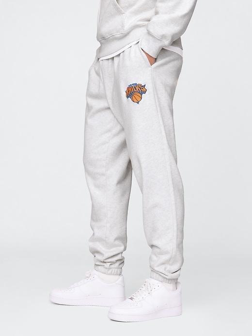 NBA New York Knicks Logo Heavyweight Joggers Product Image