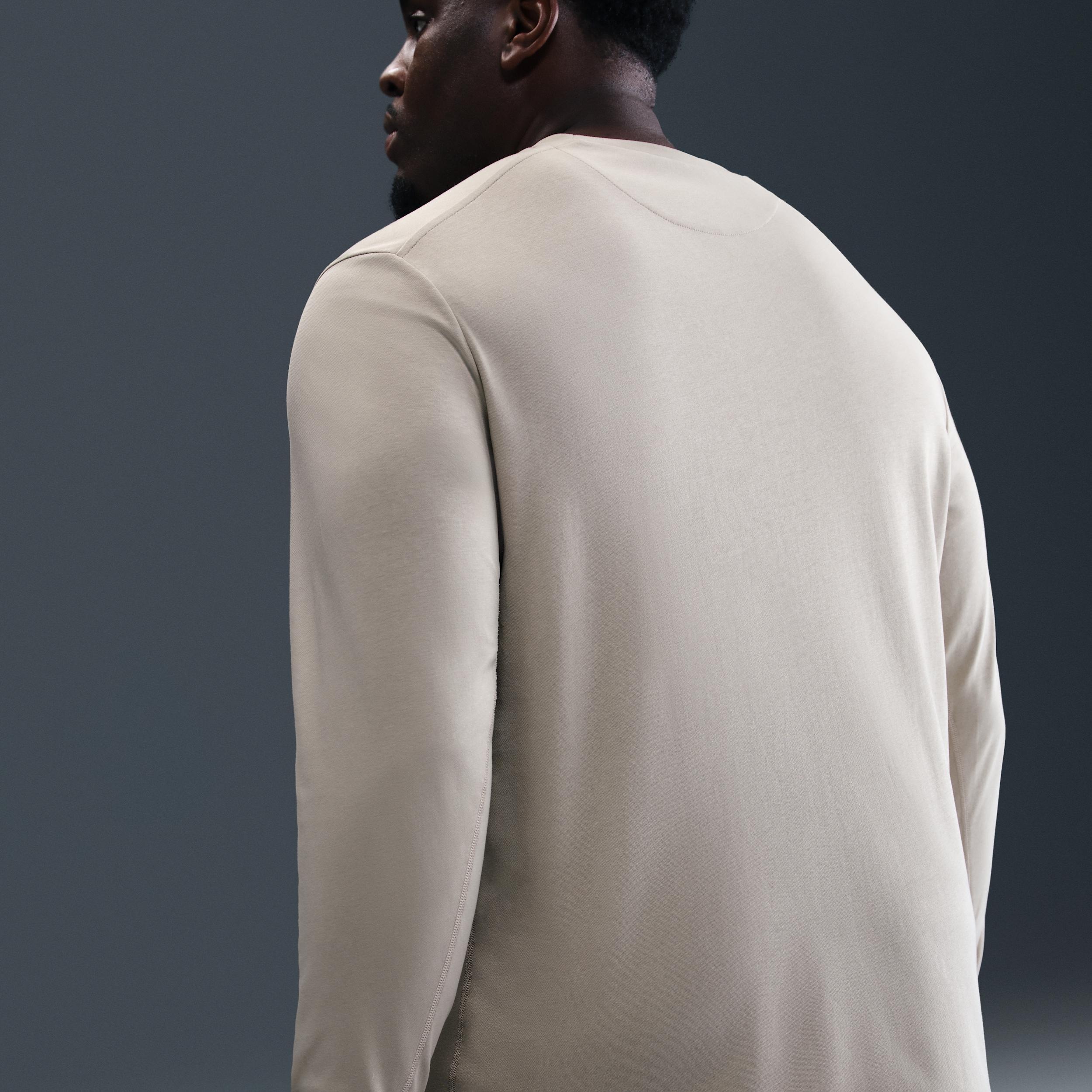 Nike Primary Men's Dri-FIT Long-Sleeve Versatile Top Product Image