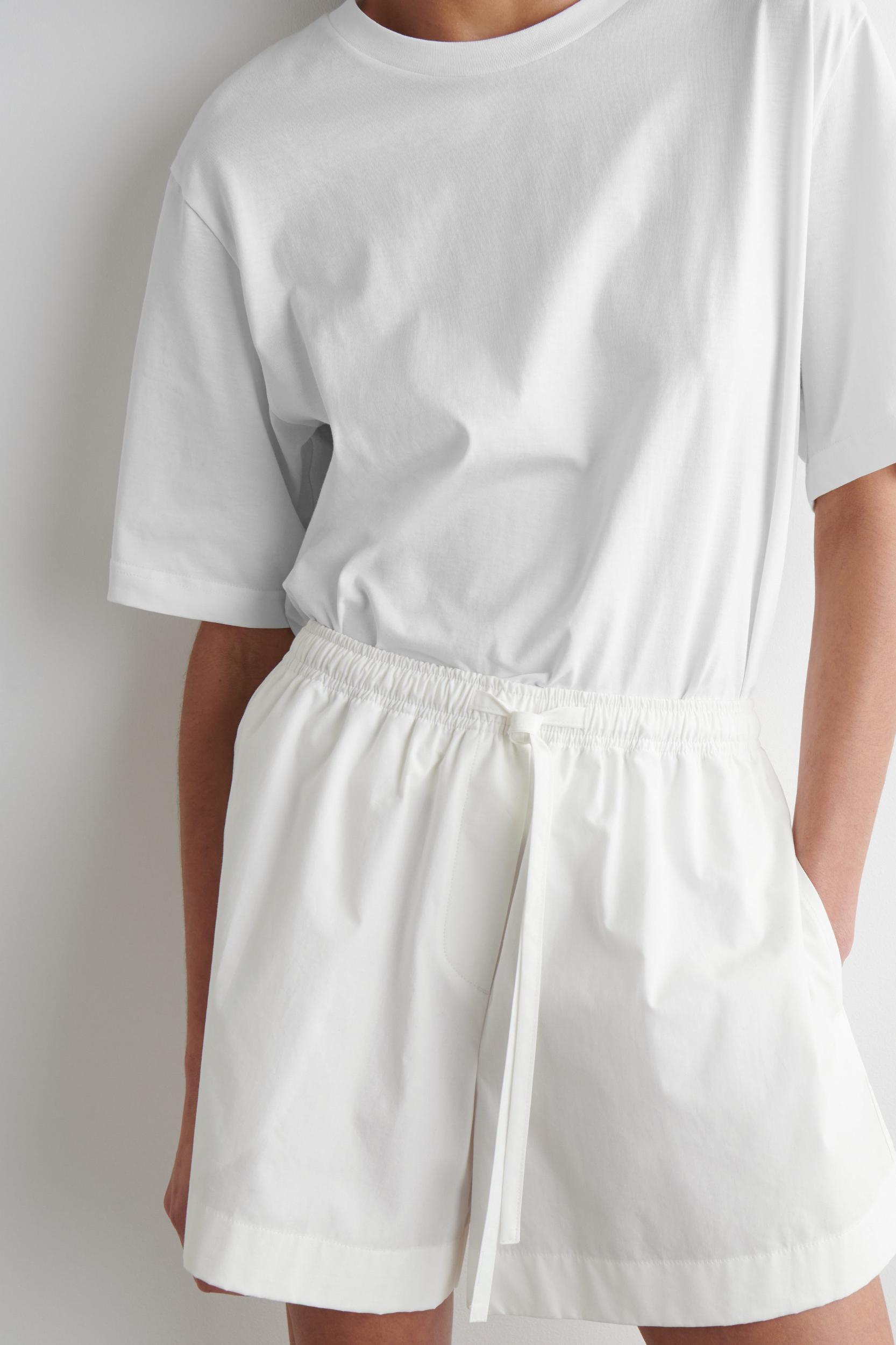 DRAWSTRING COTTON SHORTS Product Image