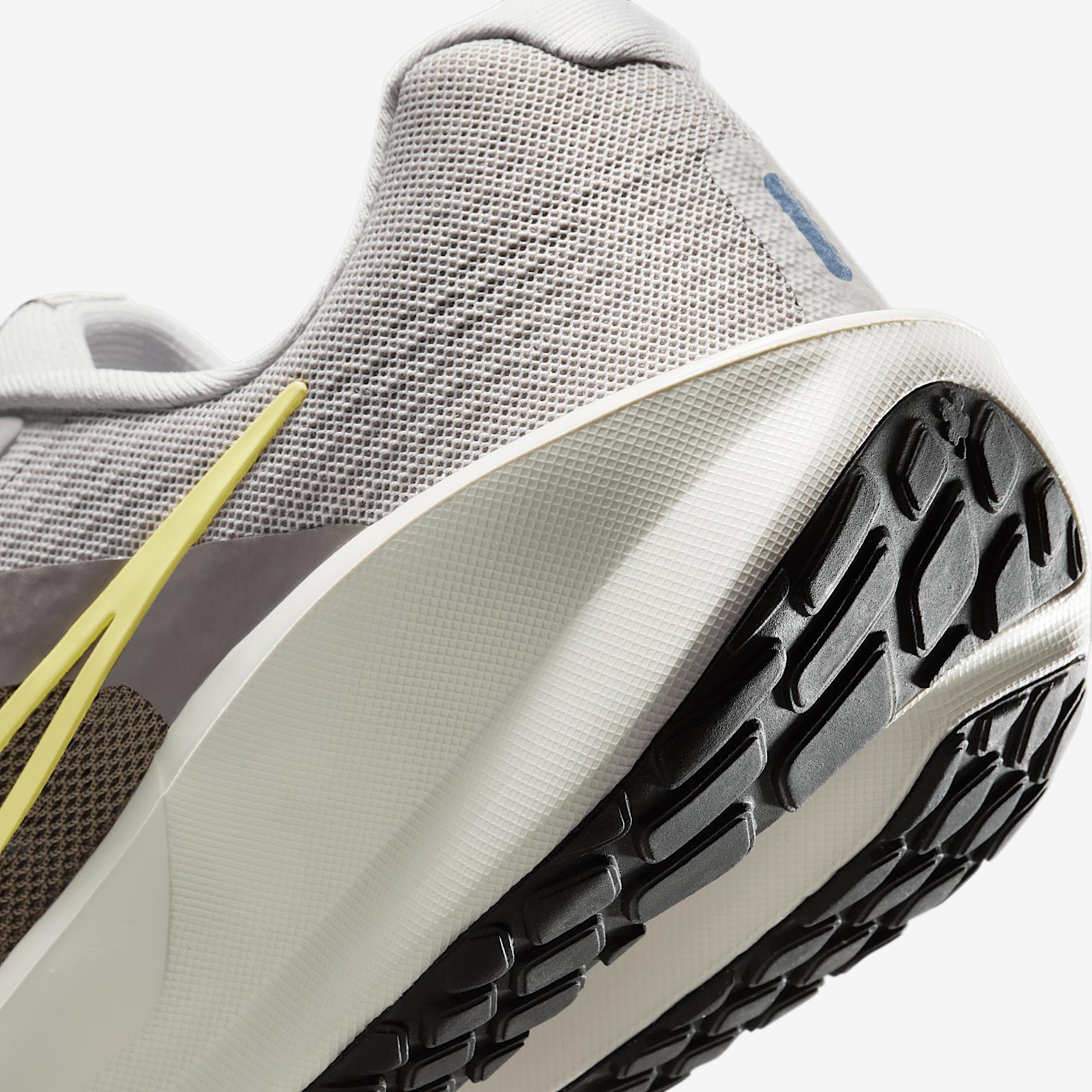 Nike Men's Downshifter 13 Road Running Shoes Product Image