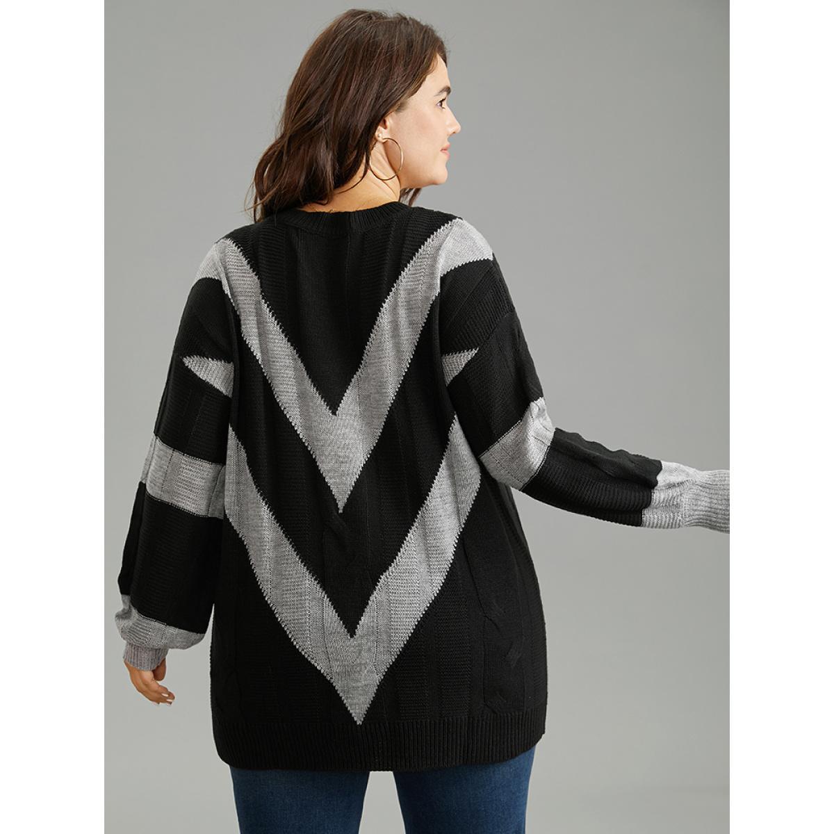 Plus Size Geometric Contrast V Neck Pullover Black Women Casual Loose Long Sleeve V-neck Everyday Pullovers BloomChic 28/5X Product Image