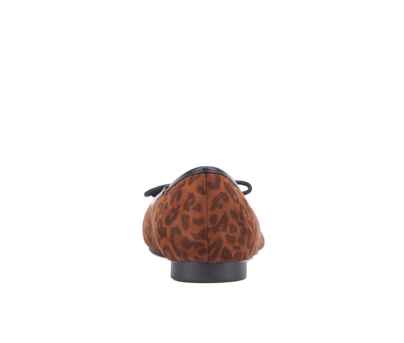 Women's New York and Company Patricia Flats Product Image