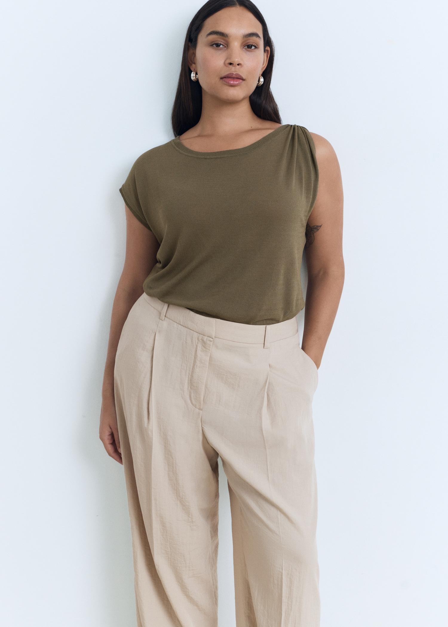 Wide-leg pleated pants - Women | MANGO USA Product Image