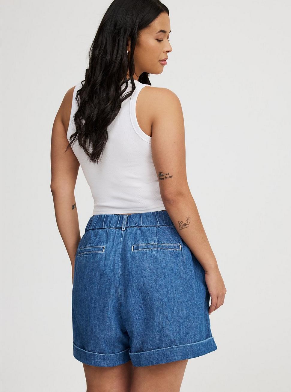3.5'' Pleated Trouser Short Product Image