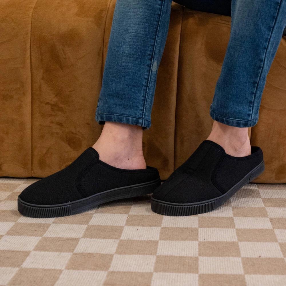 Isotoner Men's Kai Micro Textured Knit Closed Back Slippers - Black M Product Image