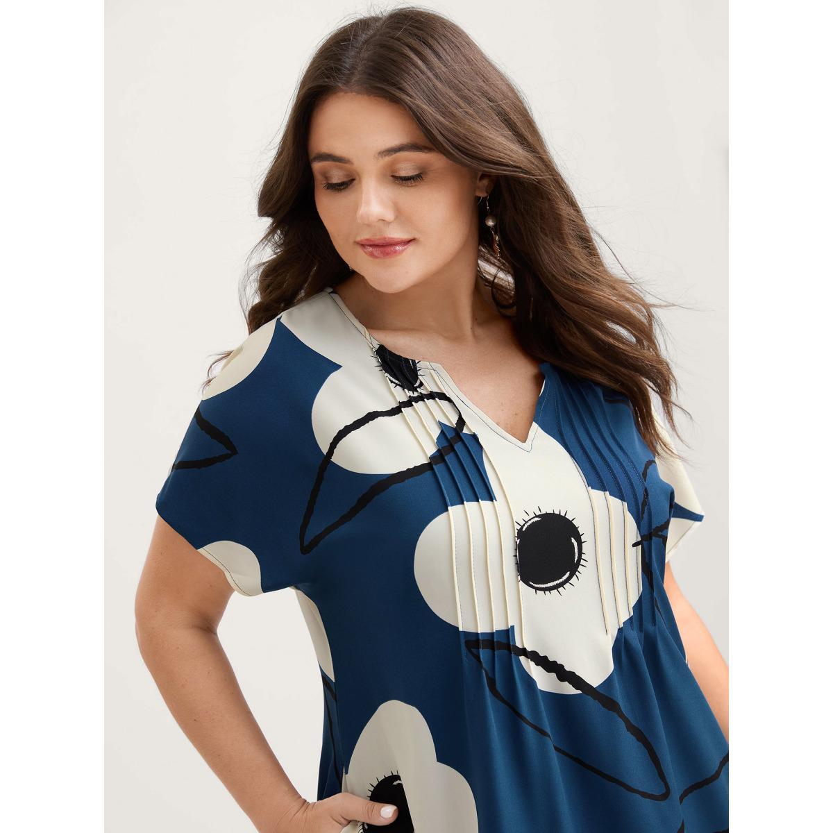 Plus Size Floral Pleated Front Pockets Midi Dress Mediumblue Women Notched collar Cap Sleeve Curvy BloomChic 14-16/1X Product Image