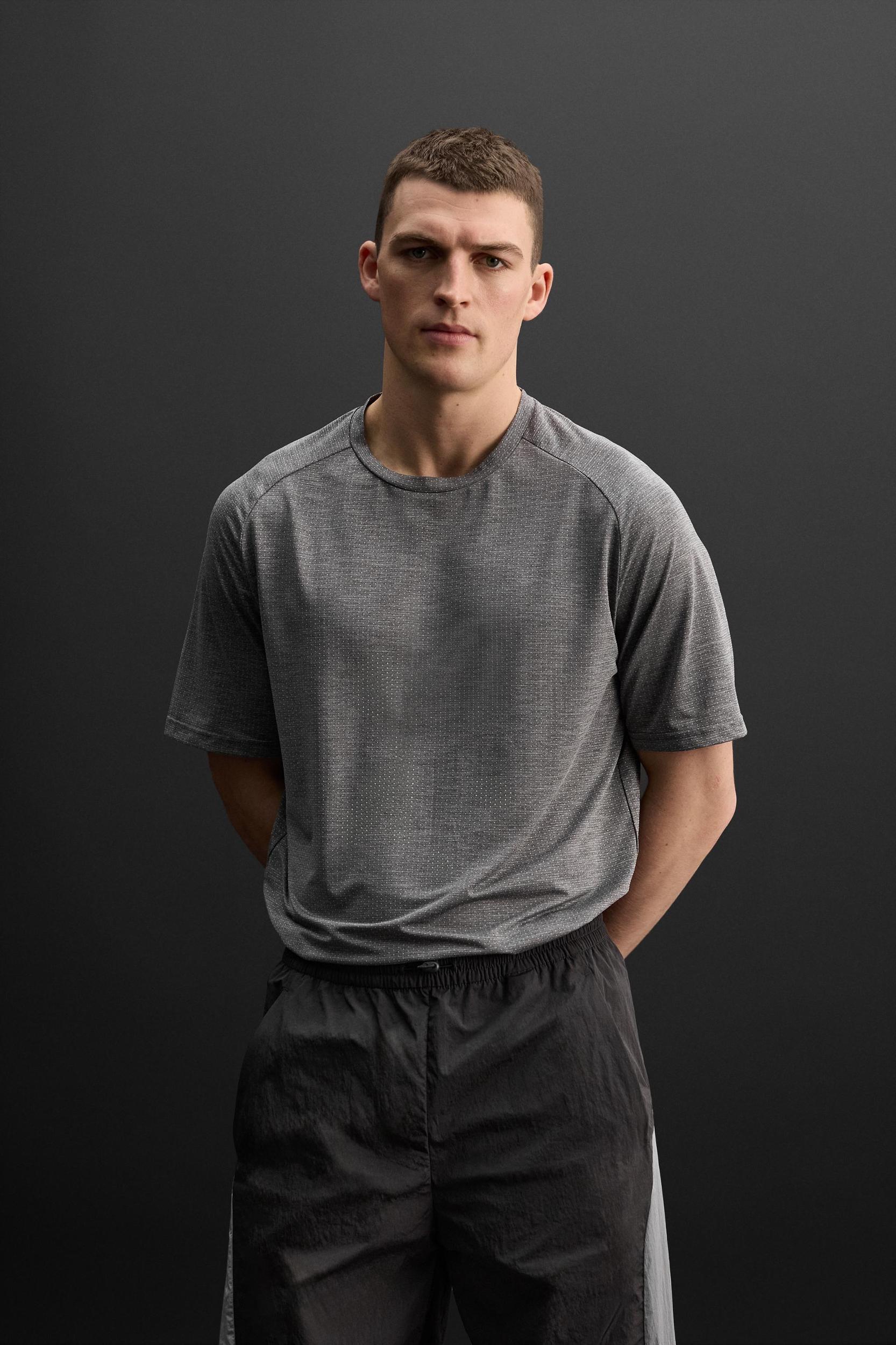 TEXTURED TRAINING SHIRT Product Image