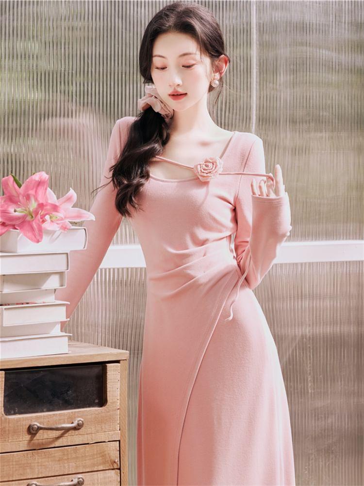 Long-Sleeve Scoop Neck Plain Slit Flower Accent Midi Sheath Knit Dress Product Image