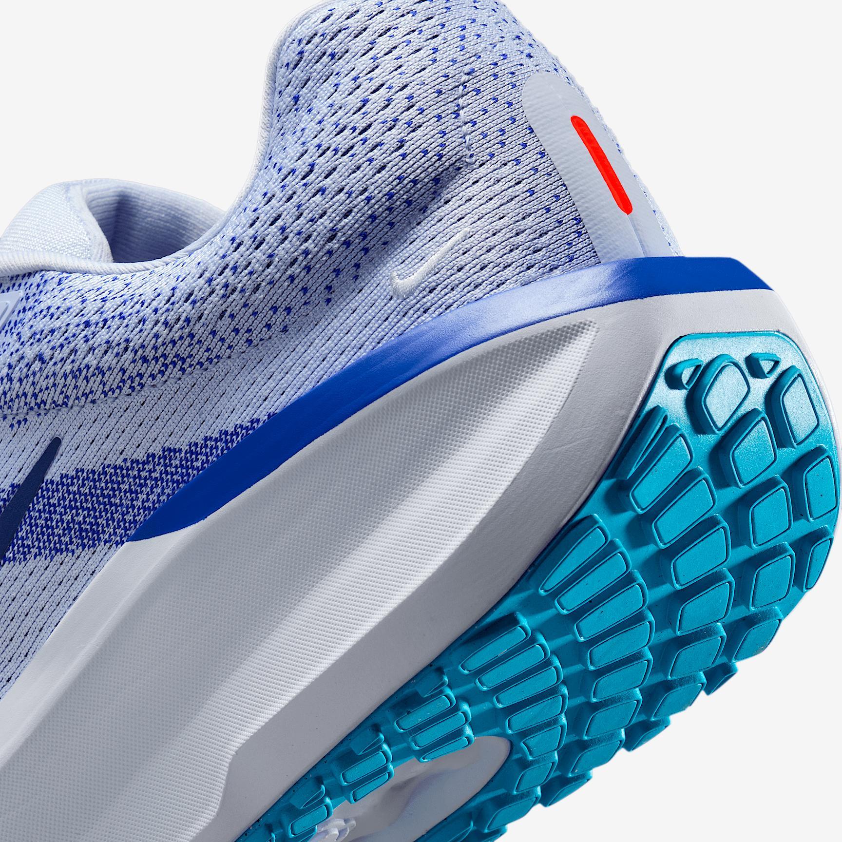 Nike Men's Winflo 11 Road Running Shoes (Extra Wide) Product Image