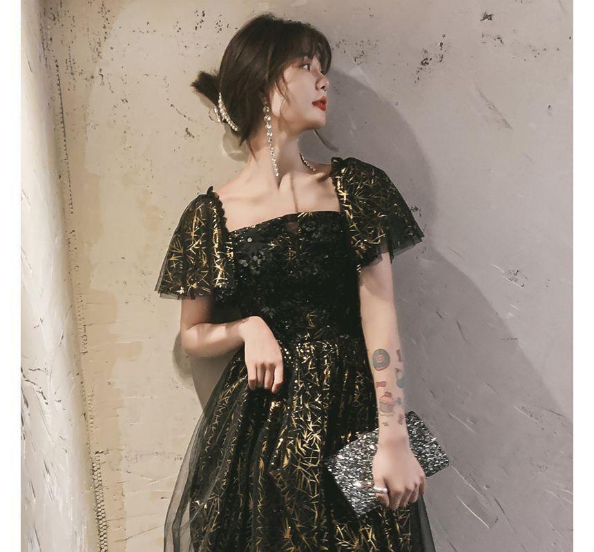 Short-Sleeve Flower Accent A-Line Evening Gown / Cocktail Dress Product Image