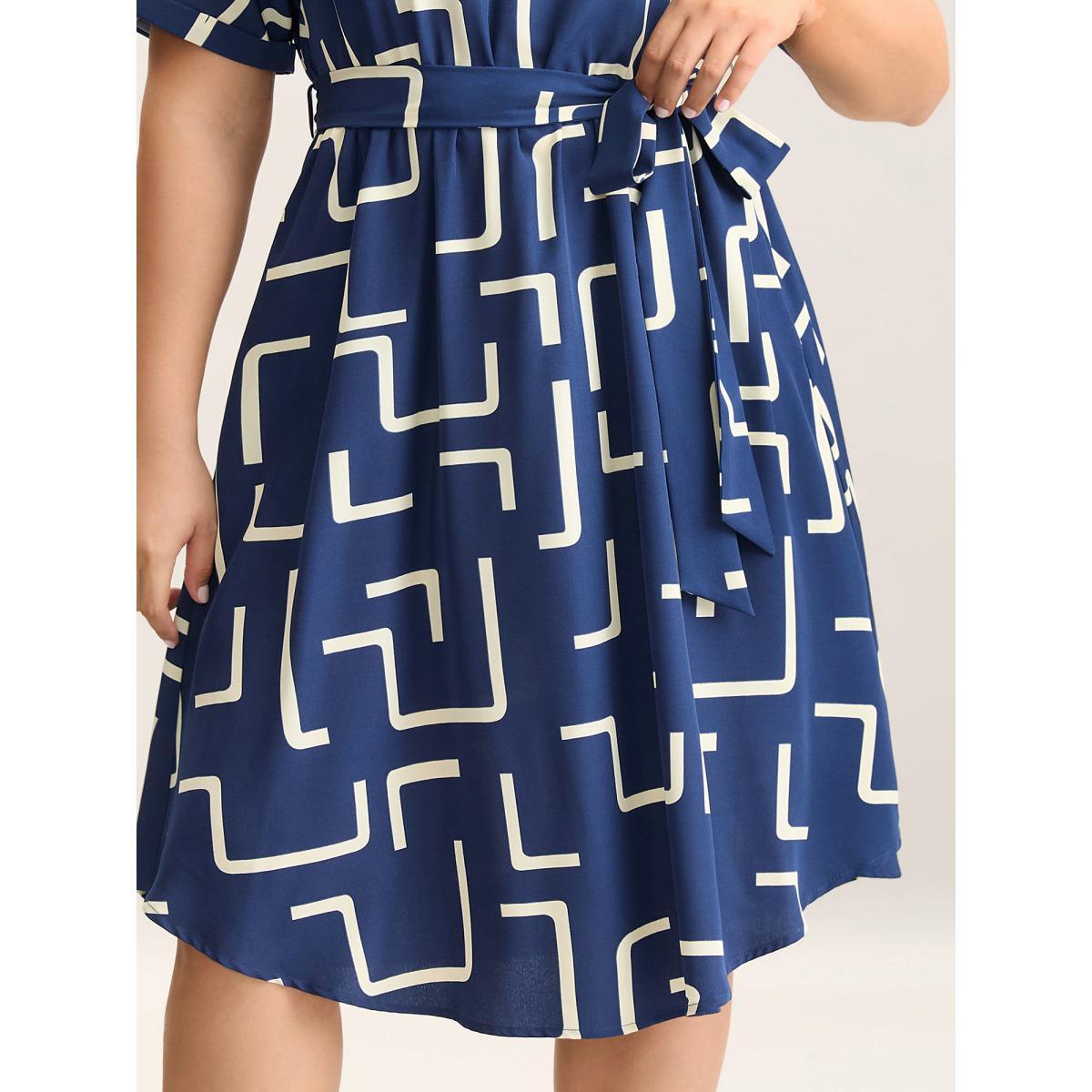 Plus Size Geometric Print Curved Hem Midi Dress Navy Women Flat collar with V-notch Short sleeve Curvy BloomChic 14-16/1X Product Image