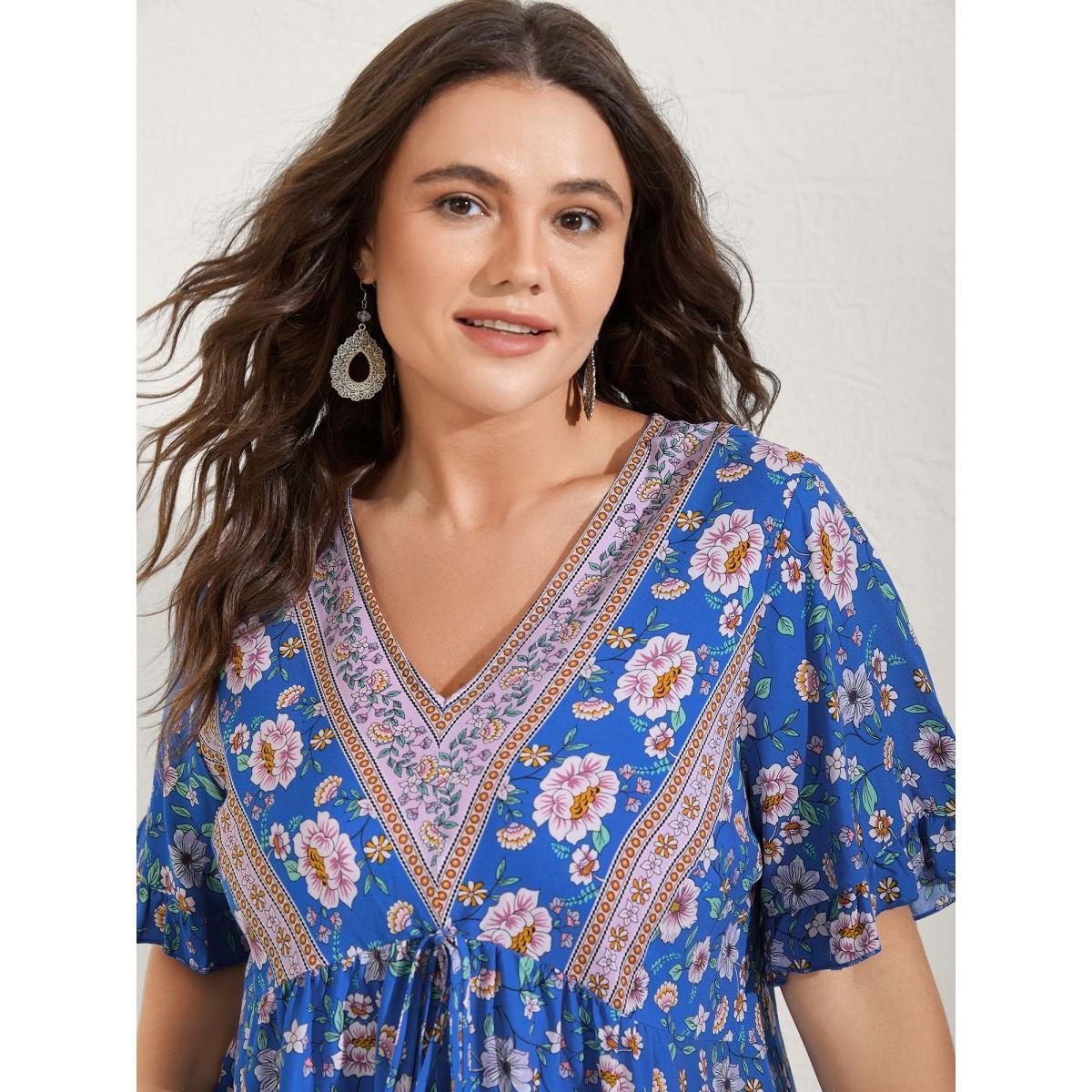 Plus Size Skyblue Asymmetrical Floral Print V-Neck Blouse Women Short sleeve V-neck Vacation Blouses BloomChic 28/5X Product Image