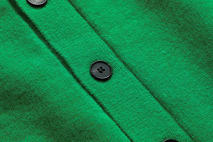 RT No. 6136 GREEN KNITTED V-NECK CARDIGAN Product Image