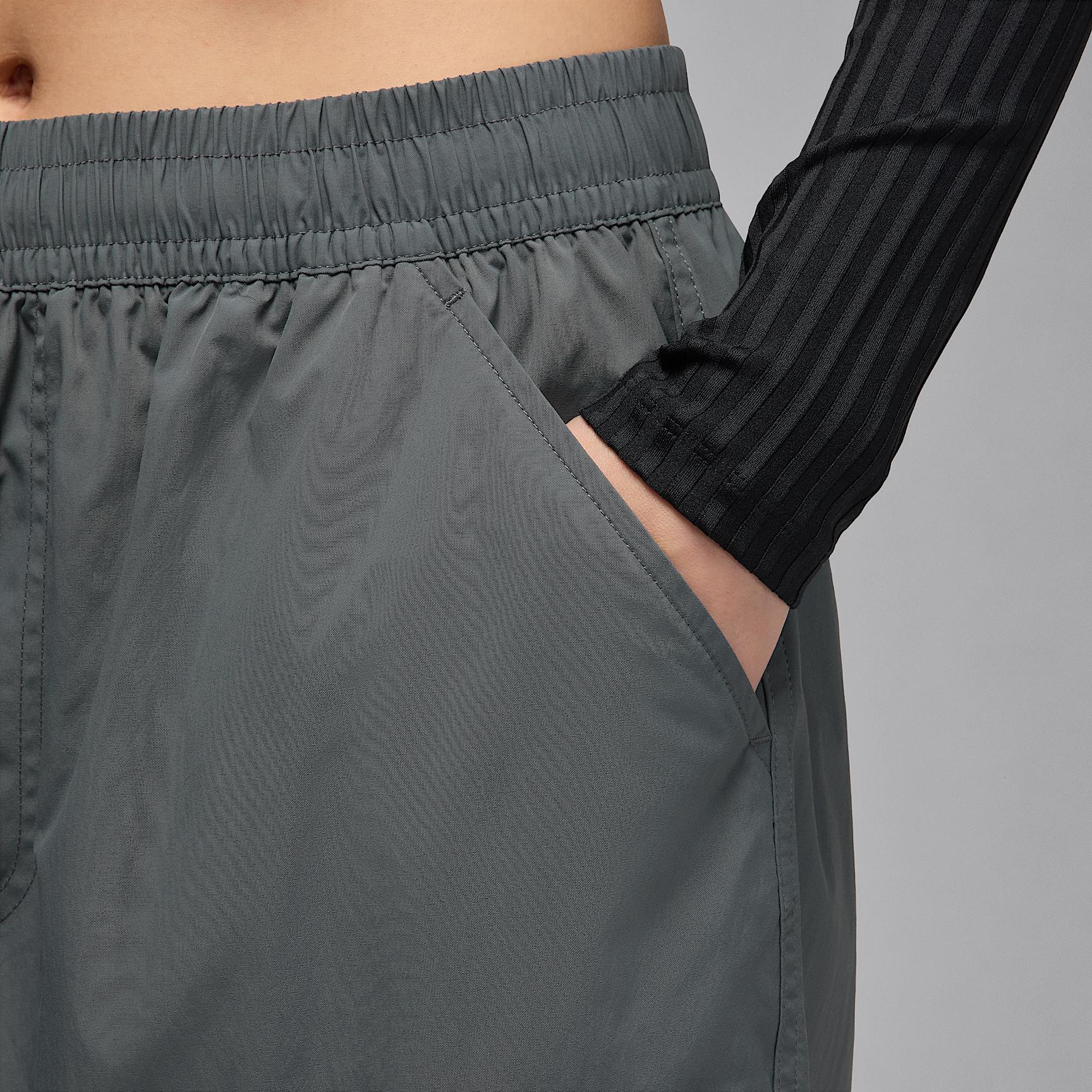 Women's Jordan Flight Chicago Parachute Pants Product Image