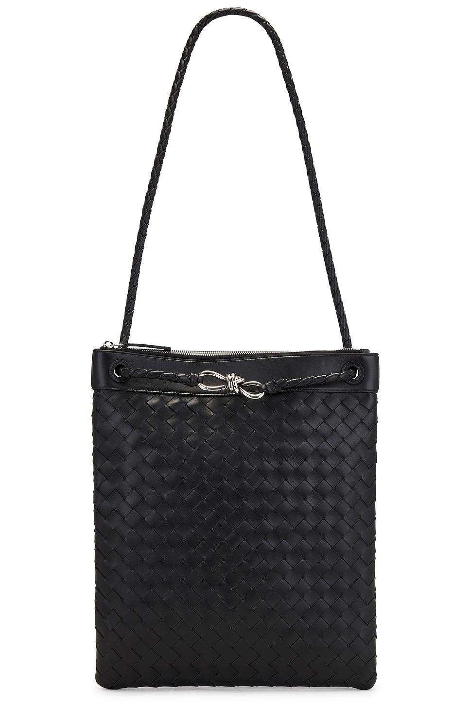BOTTEGA VENETA Flat Andiamo Messenger Avenue Stitch In Black Product Image