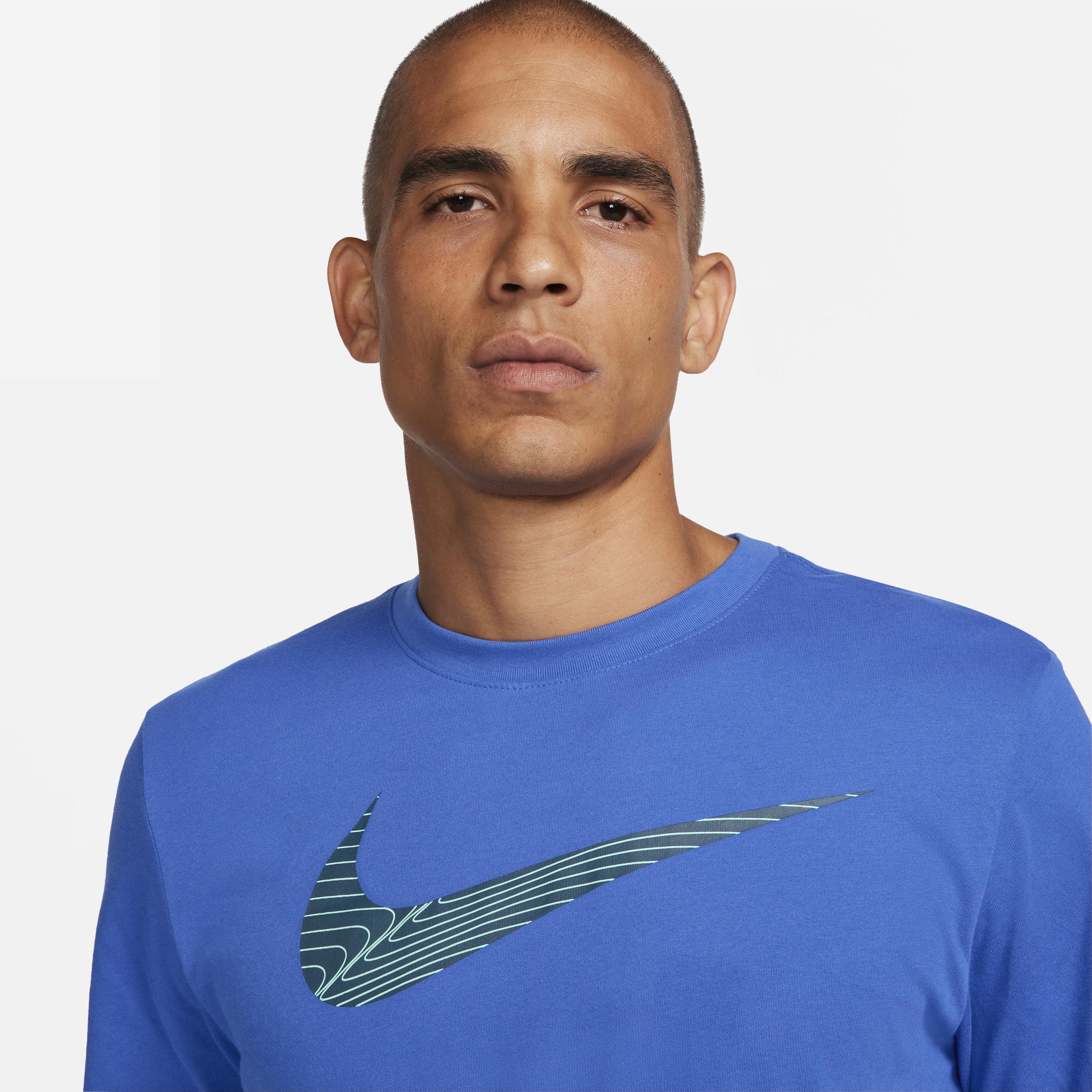 Nike Dri-FIT Men's Fitness T-Shirt Product Image