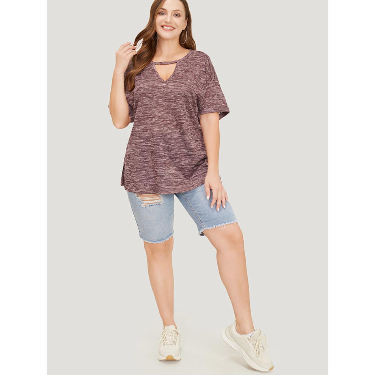 Plus Size Plain Keyhole Split Hem Heather T-shirt Burgundy Women Casual Heather Plain Keyhole Cut-Out Dailywear T-shirts BloomChic 28/5X Product Image