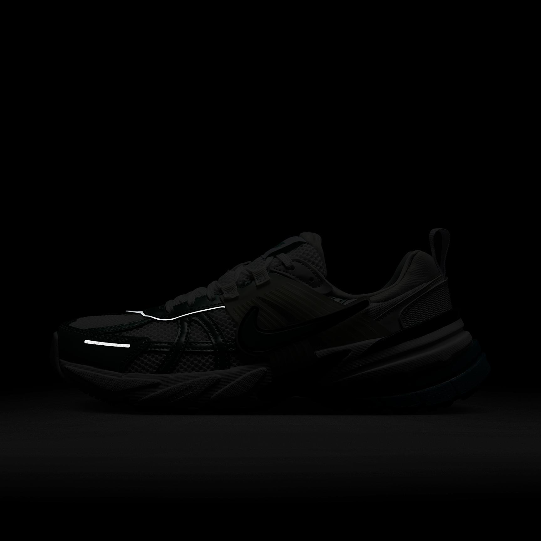 Nike Women's V2K Run Shoes Product Image