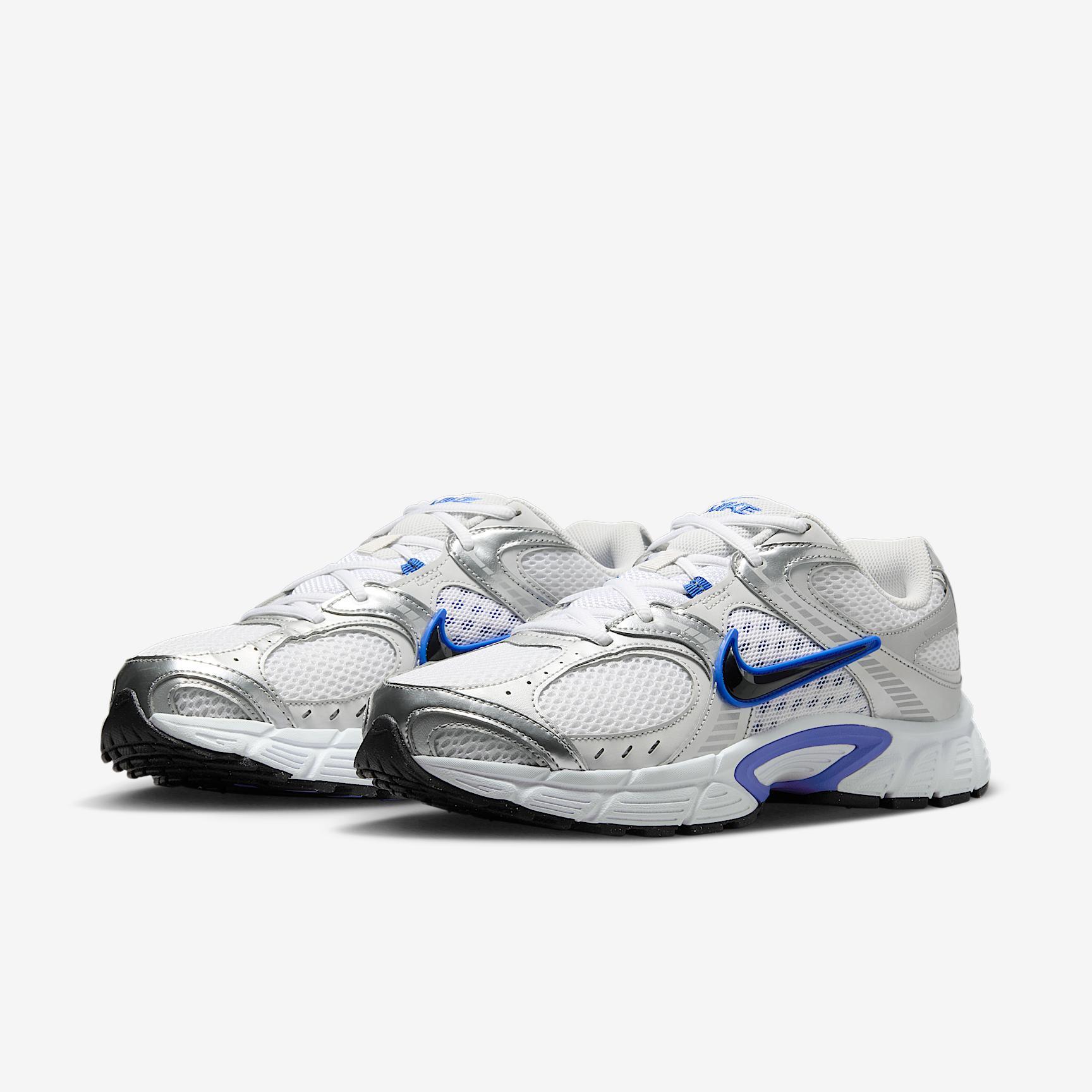 Nike Men's V5 RNR Shoes Product Image