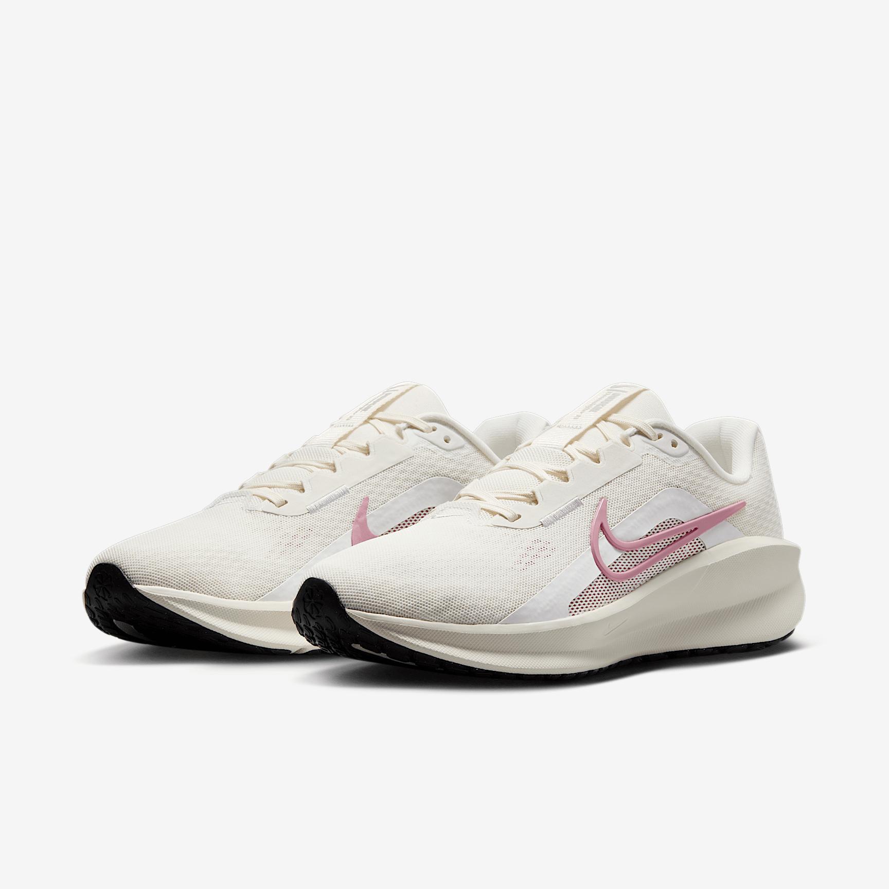 Nike Downshifter 13 Women's Road Running Shoes Product Image