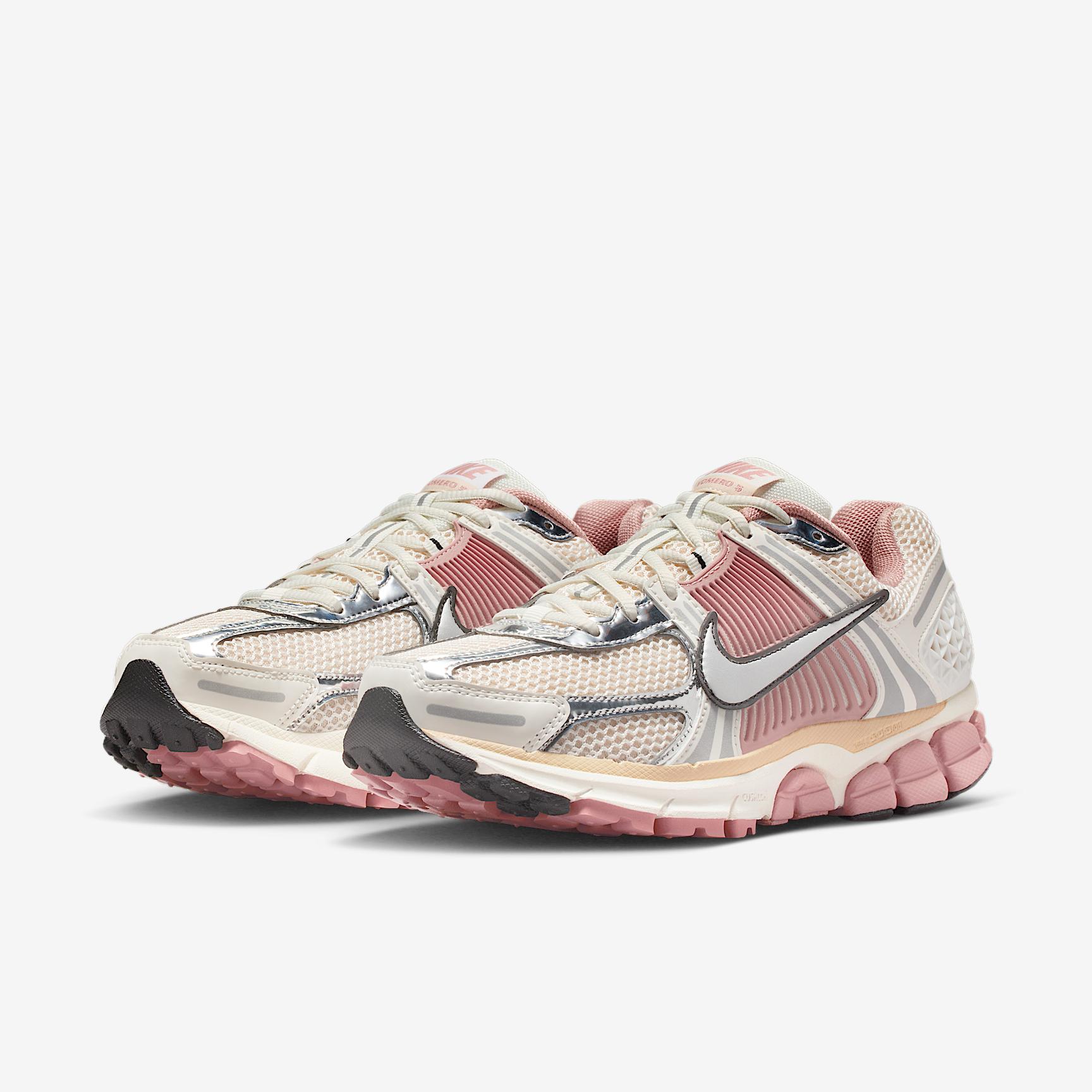 Nike Women's Zoom Vomero Shoes Product Image