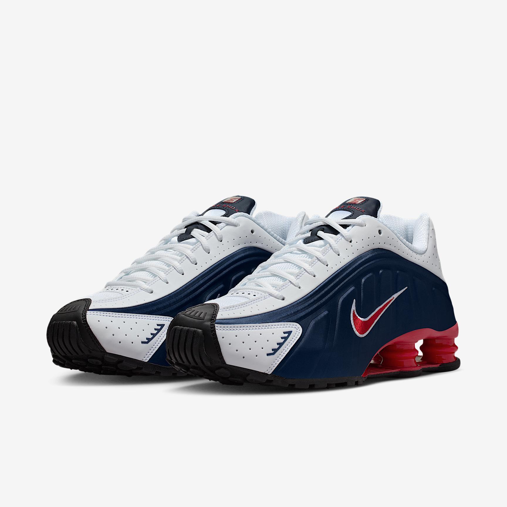 Nike Men's Shox R4 Shoes Product Image