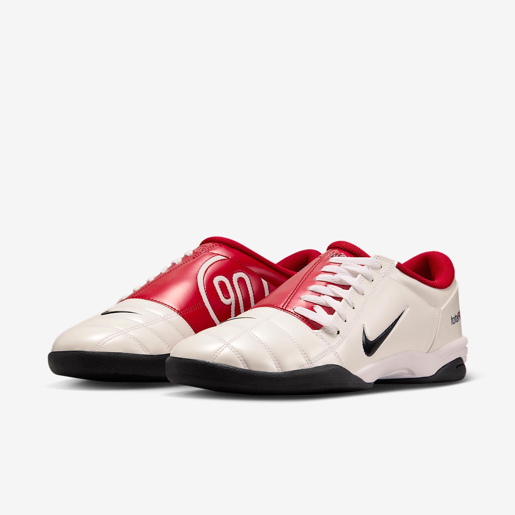 Nike Total 90 Men's Shoes Product Image