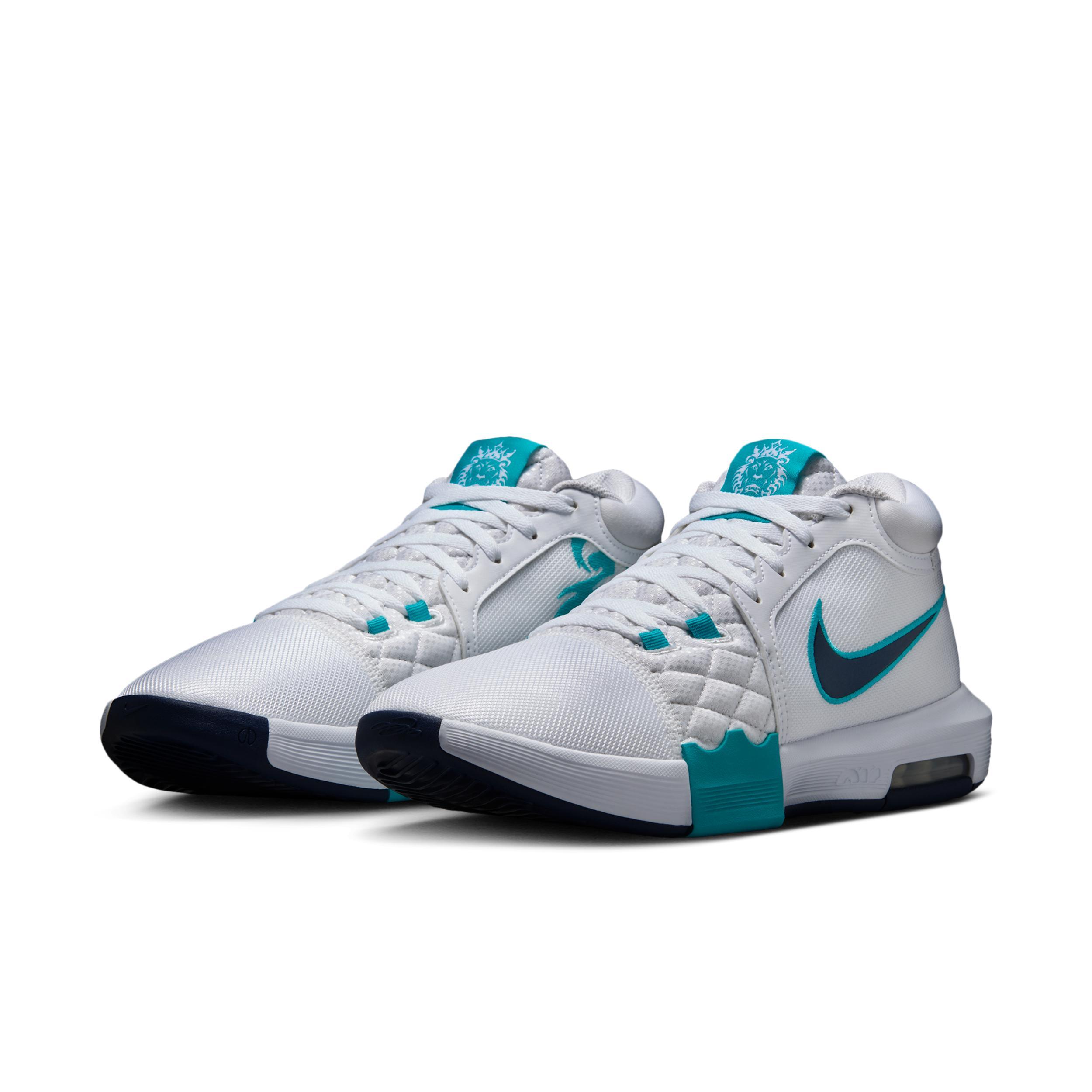 Nike Men's LeBron Witness VIII Basketball Shoes Product Image
