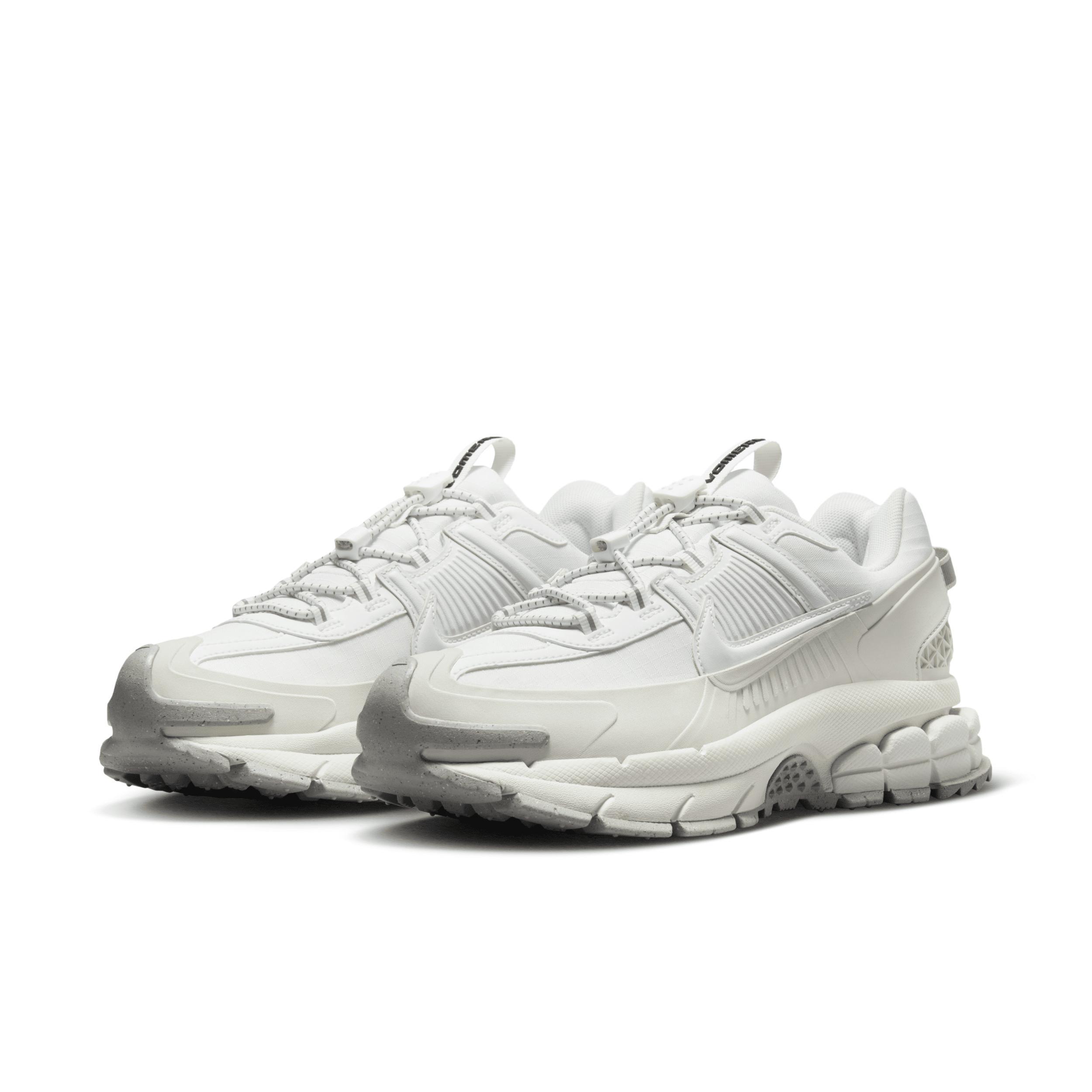 Nike Zoom Vomero Roam Women's Winterized Shoes Product Image