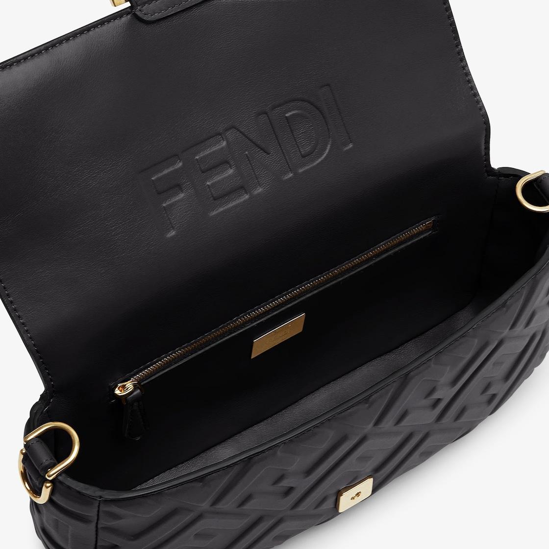 BaguetteBlack leather bag Product Image