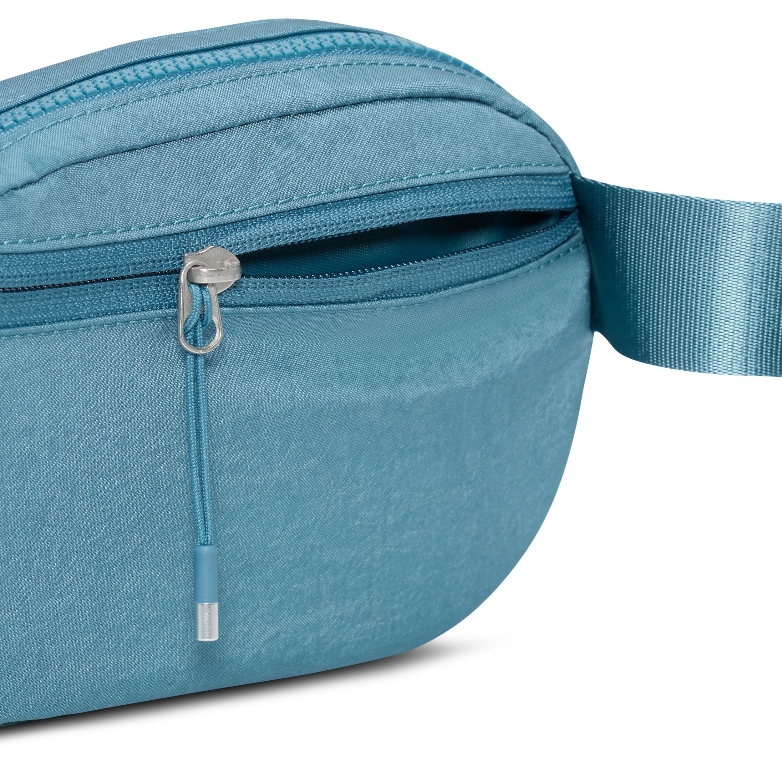 Nike Unisex Aura Crossbody Bag (2L) Product Image