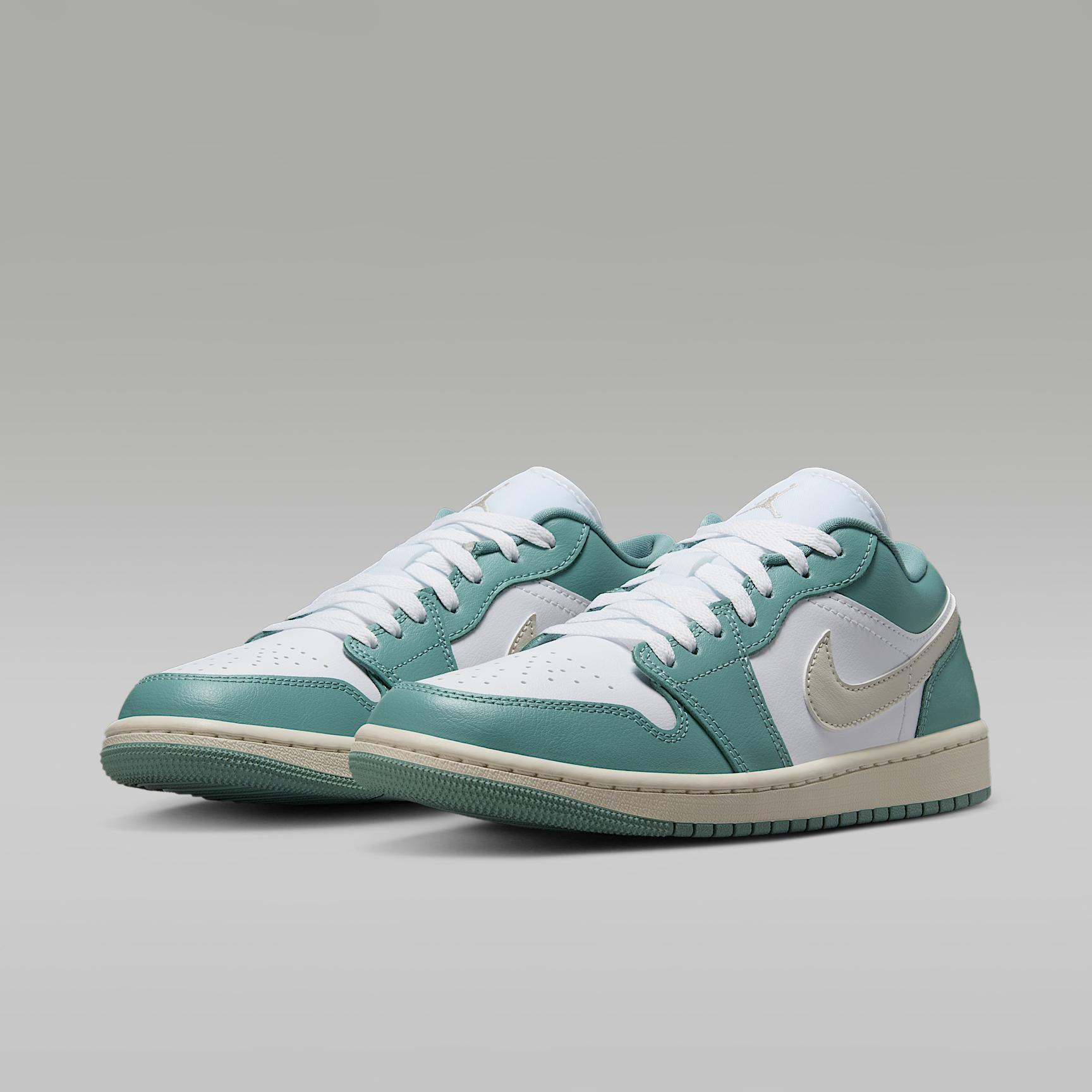 Air Jordan 1 Low Women's Shoes Product Image