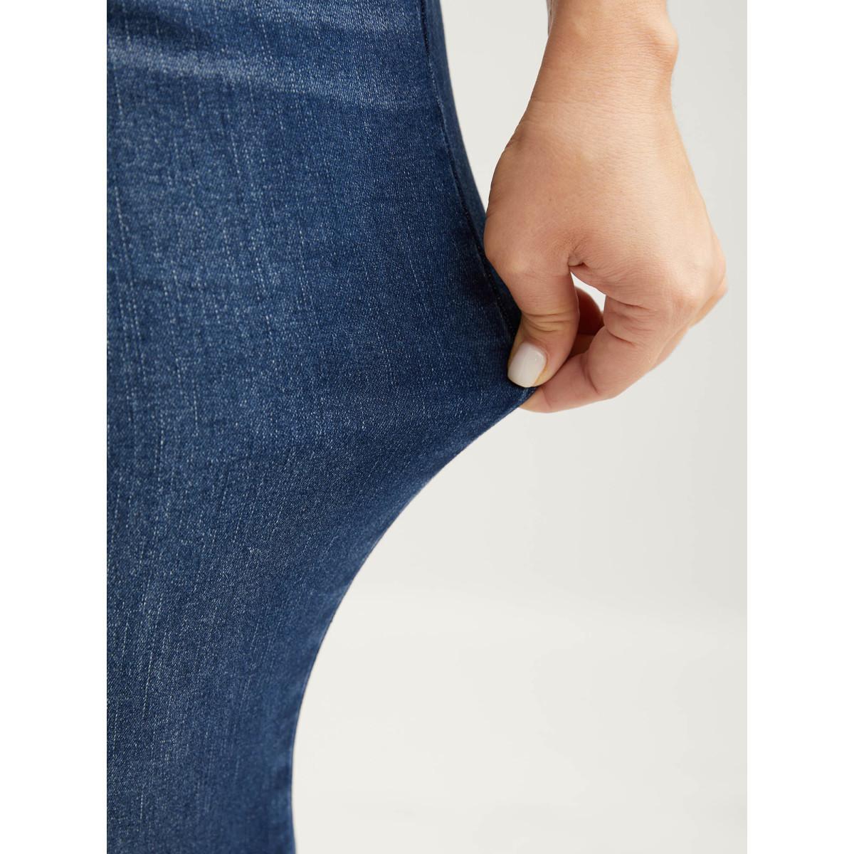 Plus Size Stretch Rolled Hem Straight-Leg Jeans Women Denimblue High stretch Slanted pocket Jeans BloomChic 18/2X Product Image