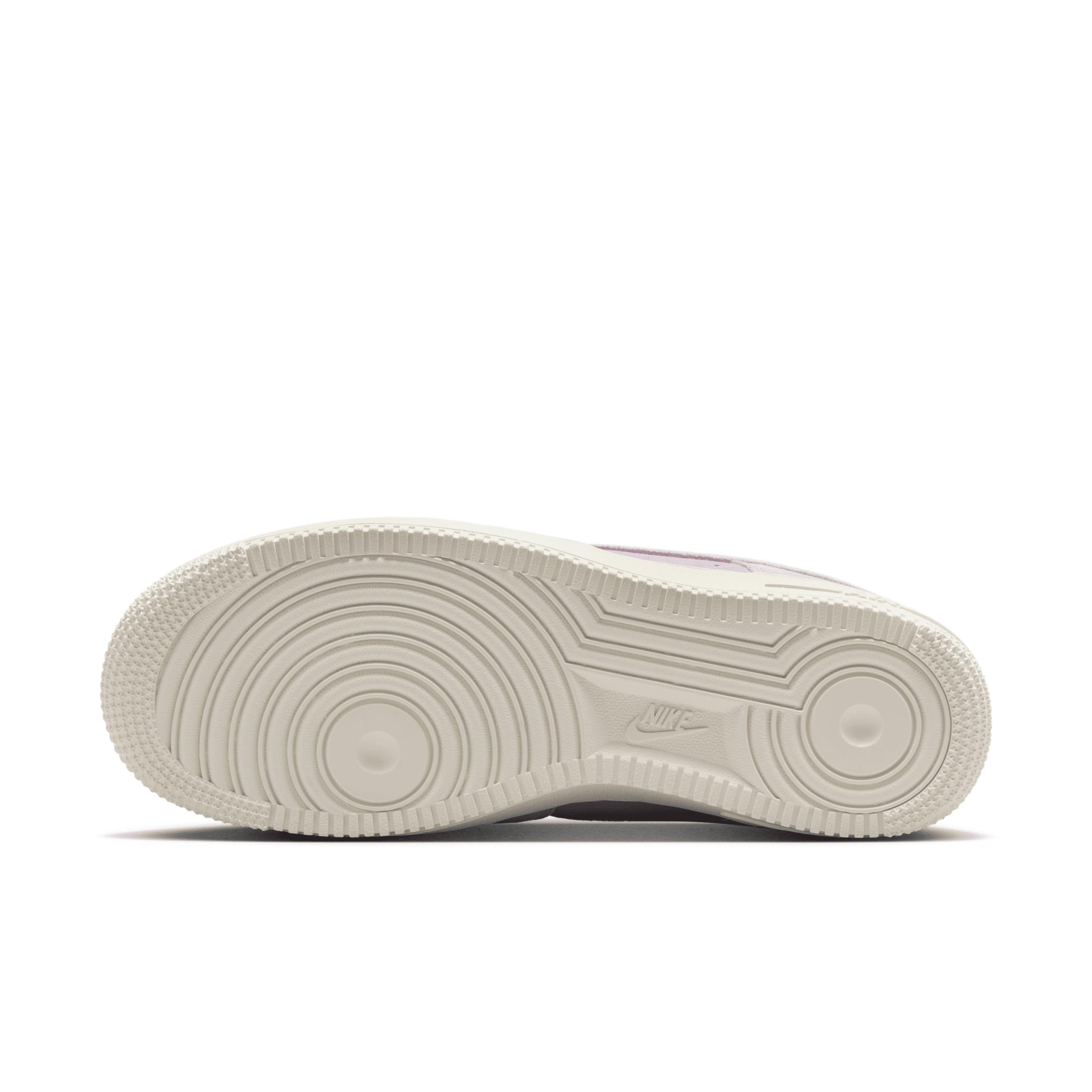 Nike Women's Air Force 1 '07 Shoes Product Image