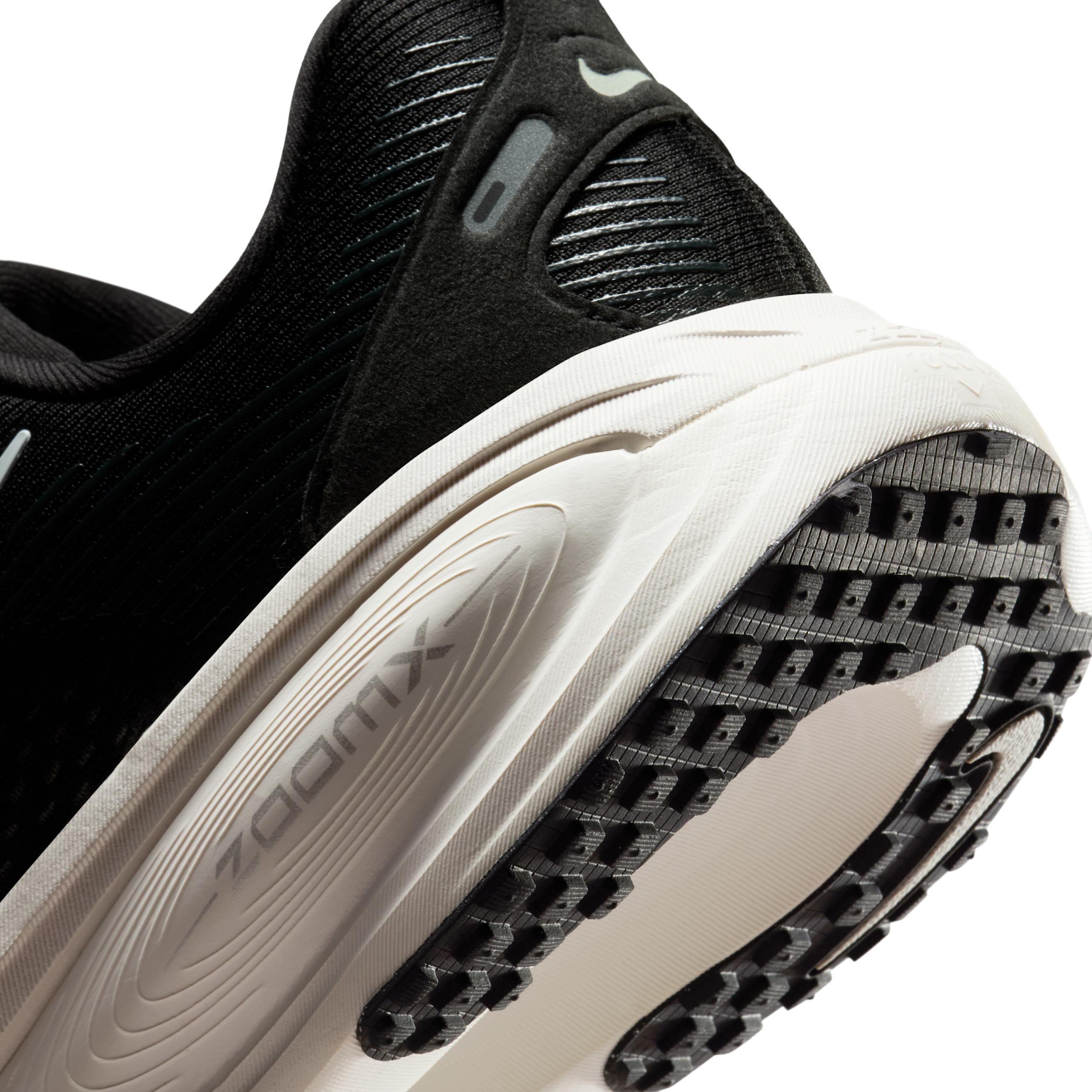 Nike Vomero 18 Women's Road Running Shoes (Extra Wide) Product Image
