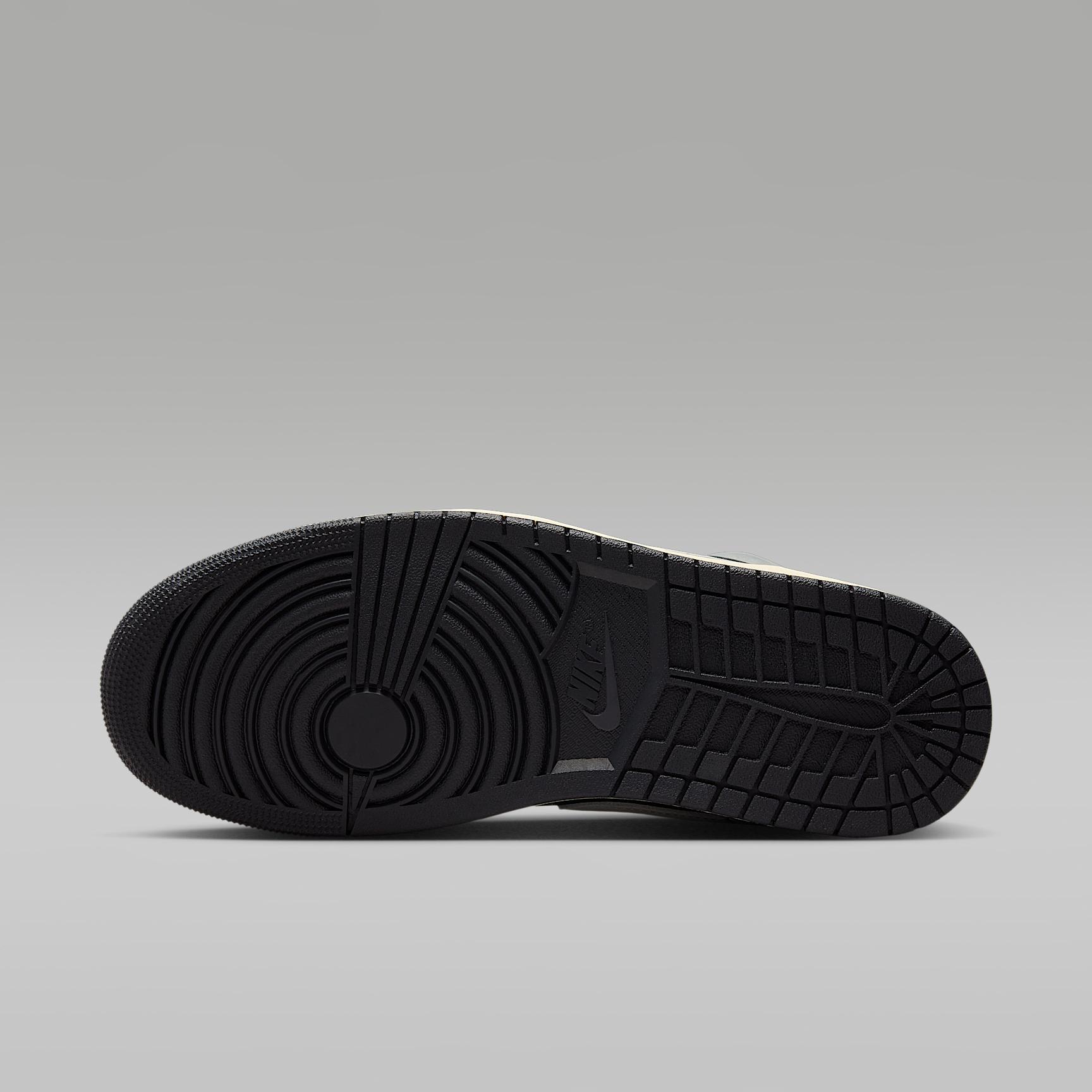 Men's Air Jordan 1 Low SE Shoes Product Image