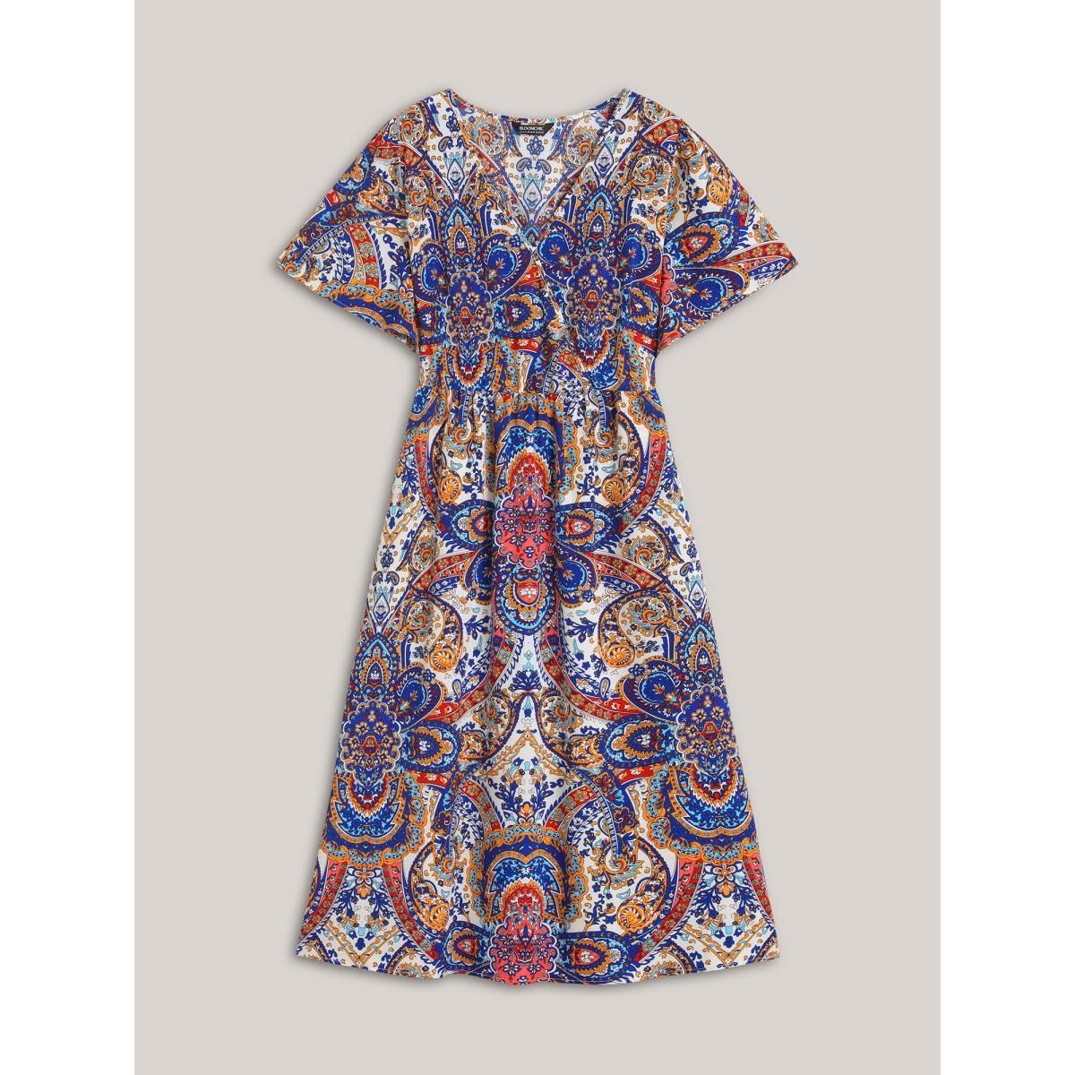 Plus Size Paisley Print Pockets Surplice Neck Midi Dress Mediumblue Women Resort Non Overlap Collar Short sleeve Curvy BloomChic 26/4X Product Image