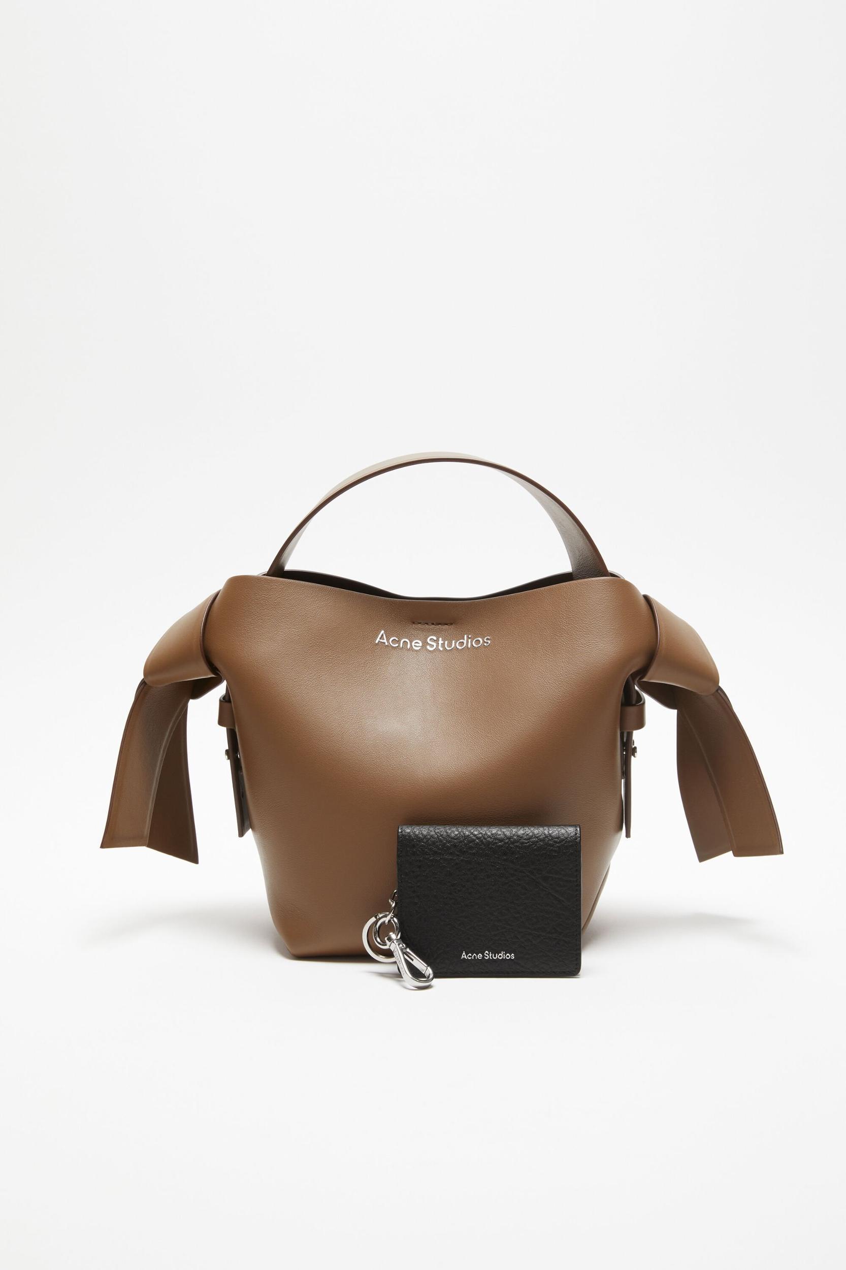 Folded leather wallet Product Image