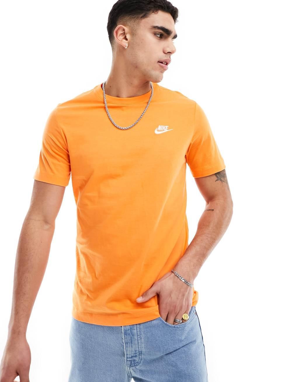 Nike Club Unisex t-shirt Product Image