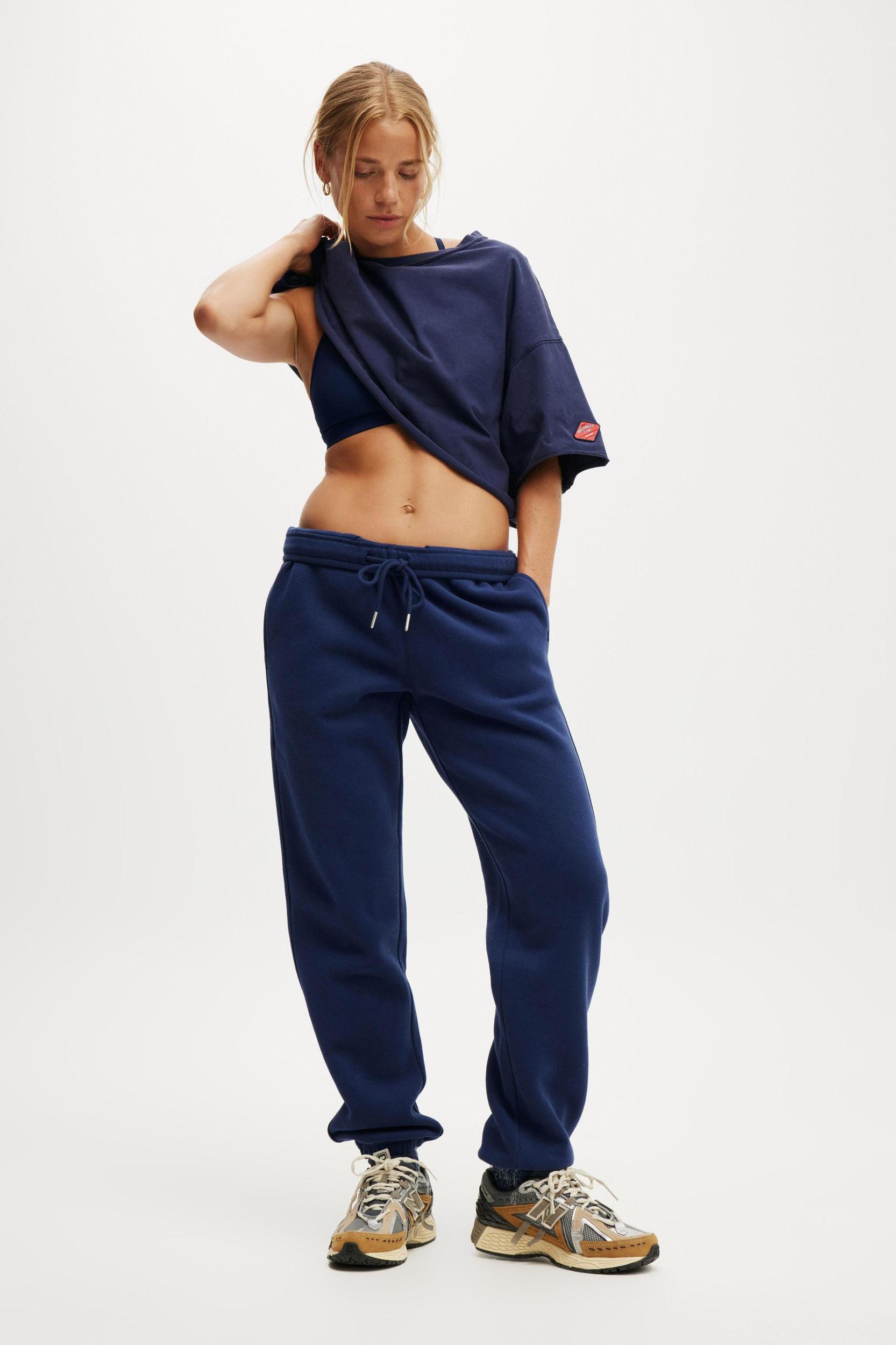 Plush Essential Gym Sweatpant Product Image