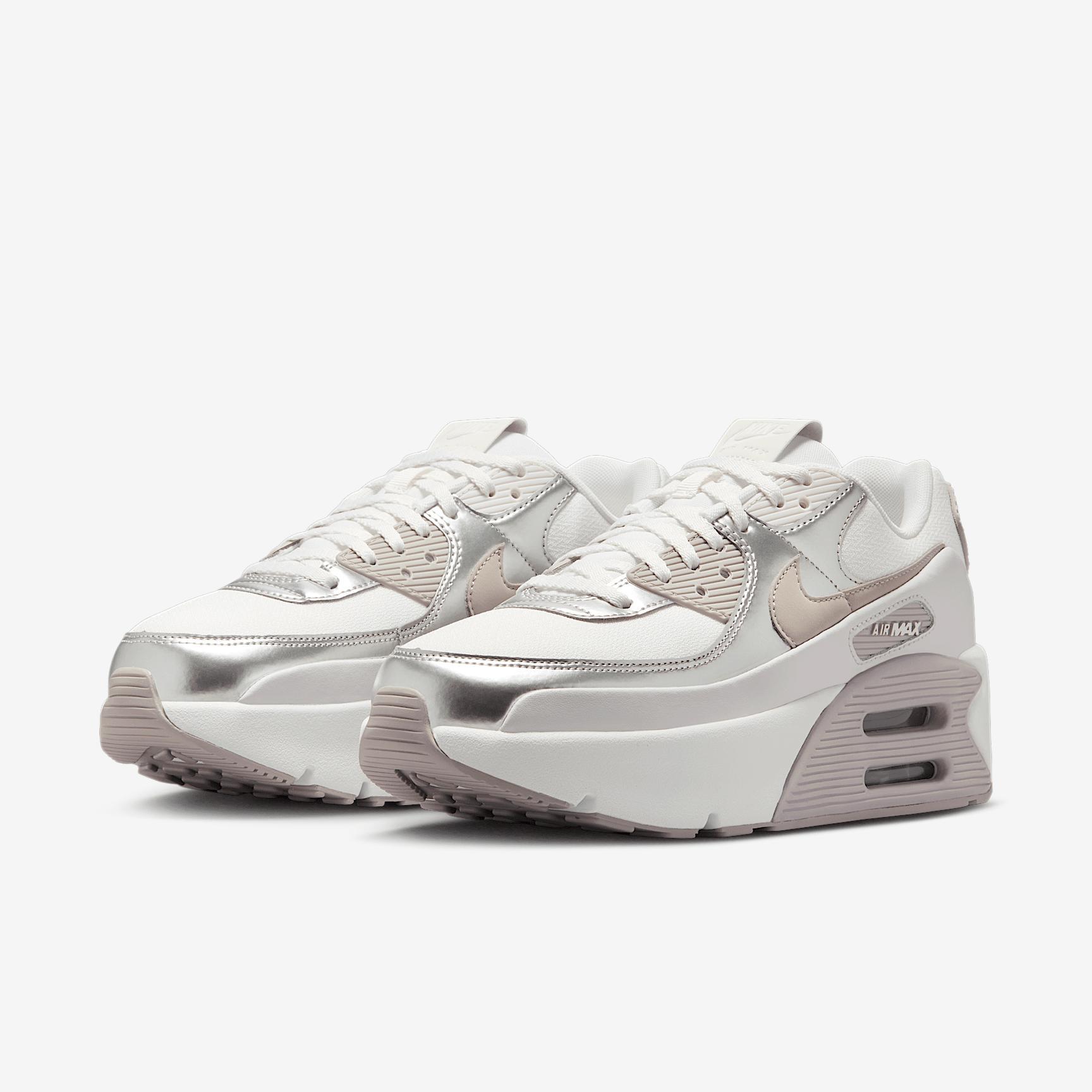 Nike Women's Air Max 90 LV8 Shoes Product Image